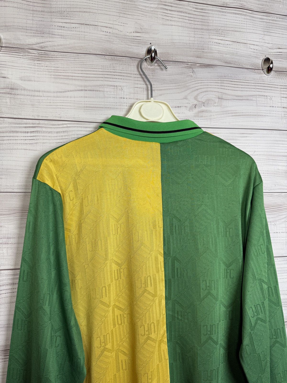 Umbro Umbro Sharp Manchester United White Soccer Jersey Longsleeve Size US L / EU 52-54 / 3 - 4 Thumbnail