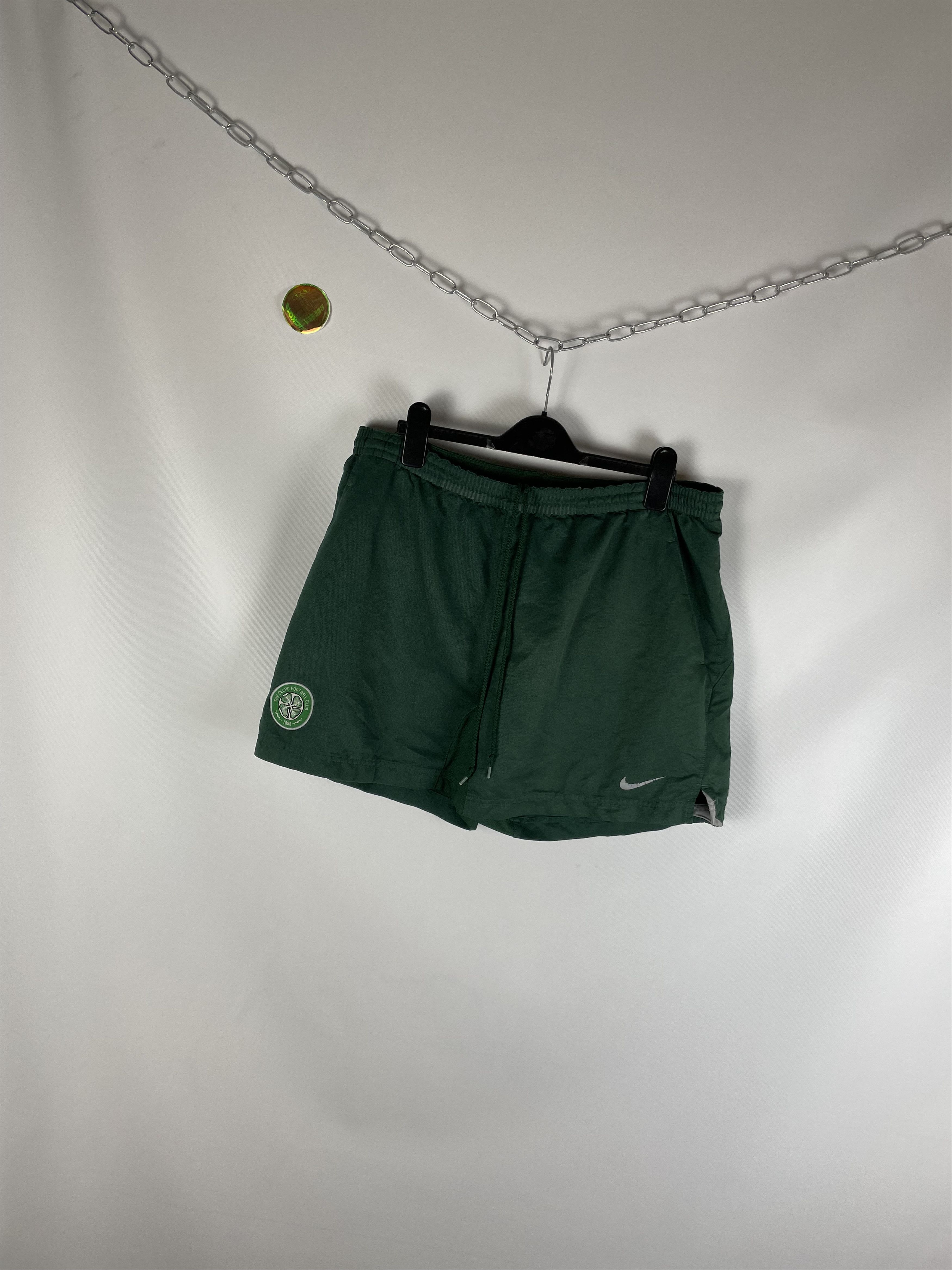 Nike Mens Vintage Celtic Nike shorts Y2k Size US 32 / EU 48 - 2 Thumbnail