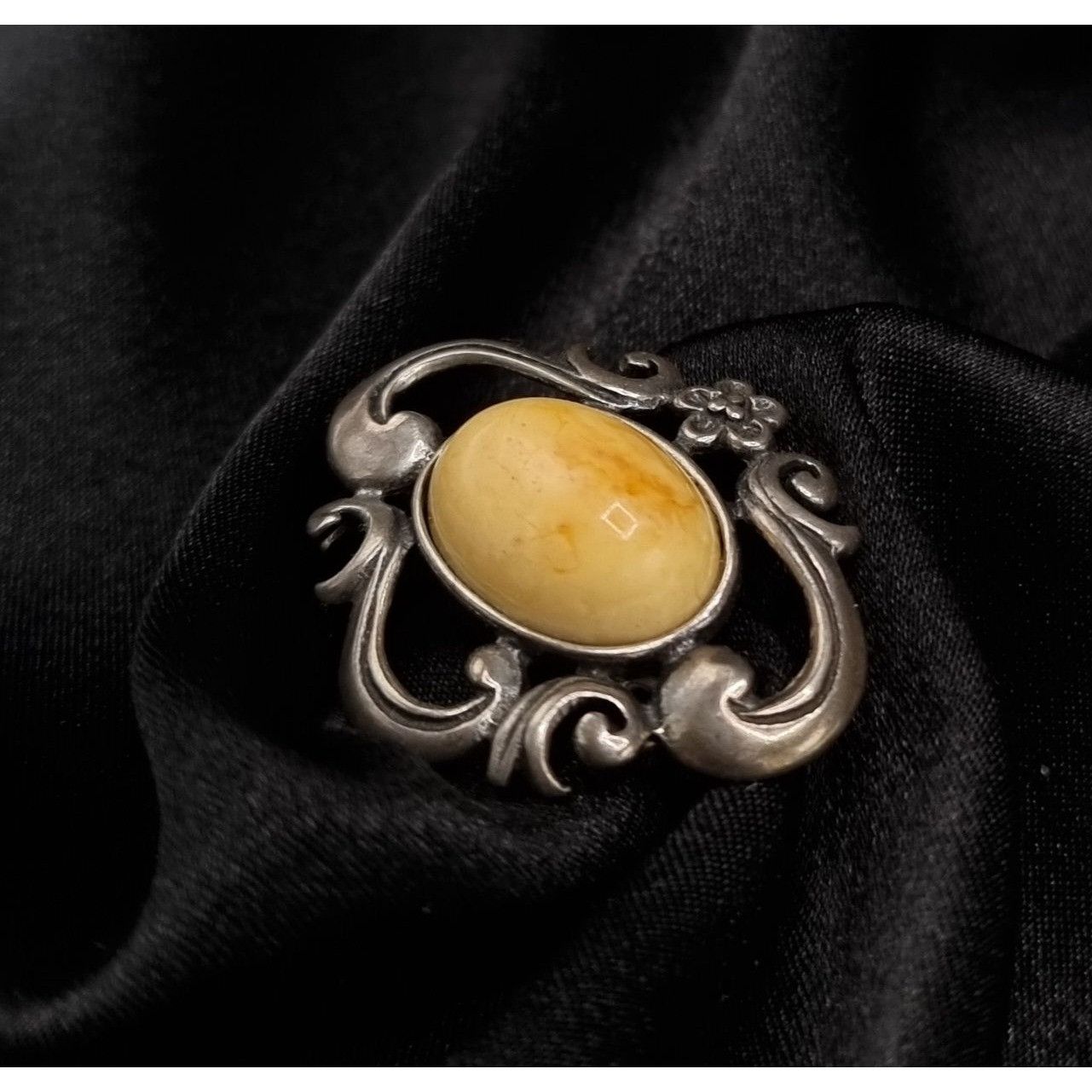 Vintage Vintage 90s-2000s Ornate Faux Amber Brooch Size ONE SIZE - 3 Thumbnail