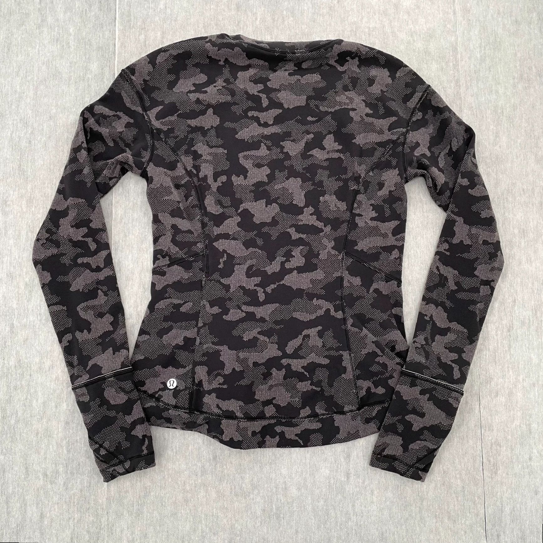 Lululemon VINTAGE Lululemon Sweater Womens 6 Pullover Camouflage Athletic Long Sleeve Knit Gray Black Ladies Size M / US 6-8 / IT 42-44 - 2 Thumbnail