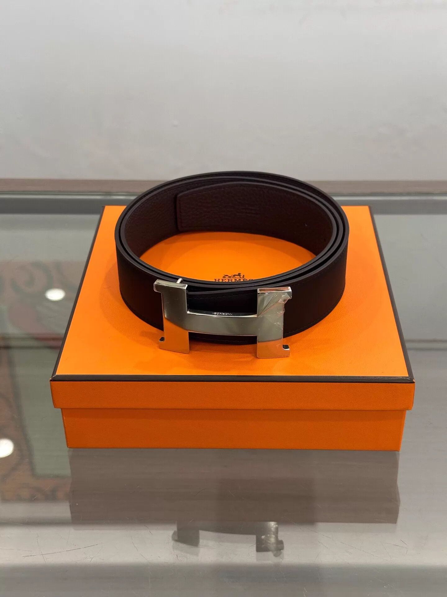 Hermes Hermes Men's Black & Burgundy H Logo Silver Buckle Belt 95 Size ONE SIZE - 1 Thumbnail