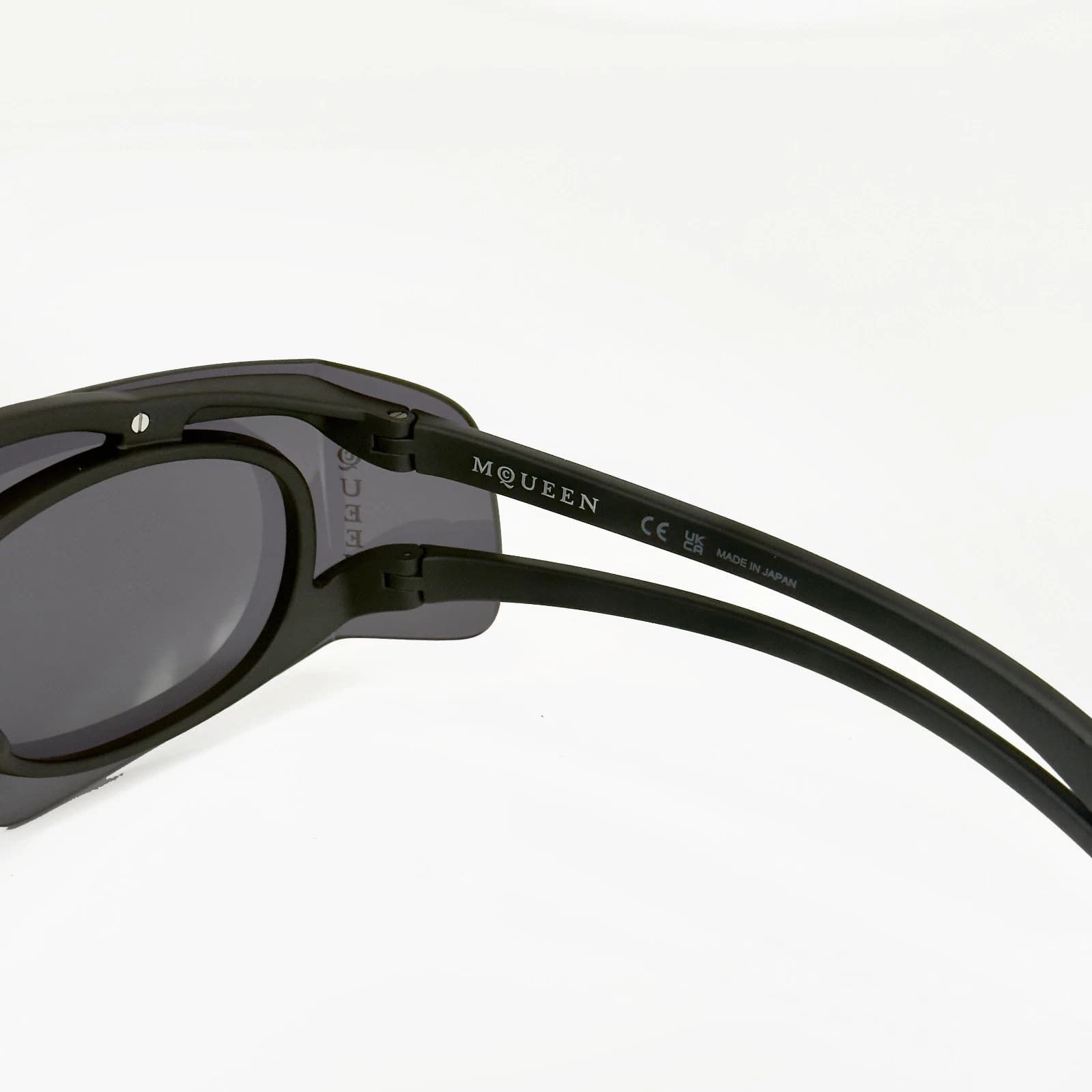 Alexander McQueen ALEXANDER MCQUEEN AM0489S 0489 Black Fashion Sunglasses 001 Size ONE SIZE - 7 Thumbnail
