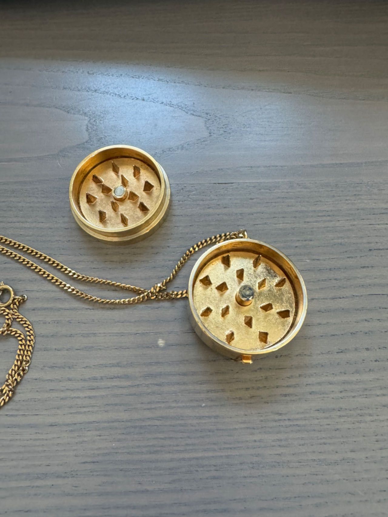 Vetements Vetements Gold-Tone Brass Grinder Size ONE SIZE - 4 Thumbnail