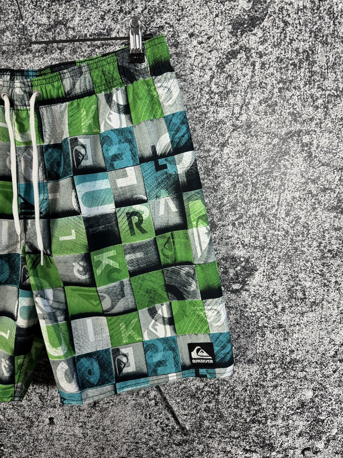 Quiksilver Quiksilver Board Shorts Swim Trunks Green Graphic Print Surf Size US 34 / EU 50 - 2 Thumbnail