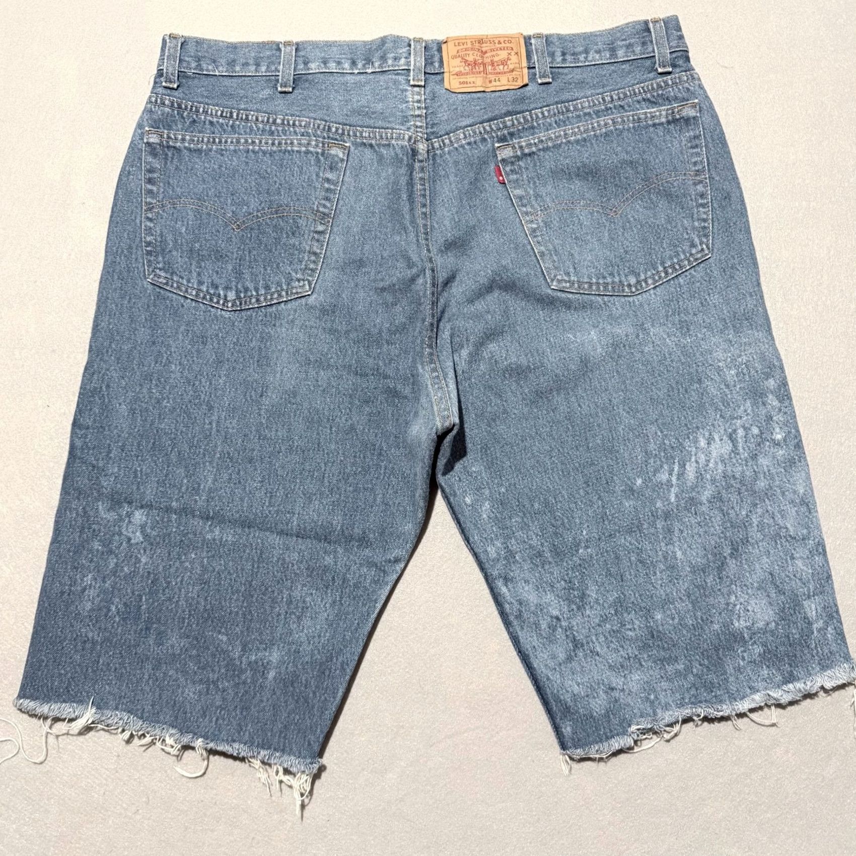Levi's Vintage Levi's 501XX Shorts Men's W44 Blue Denim Cut-Off Pockets USA Made Size US 44 / EU 60 - 2 Thumbnail