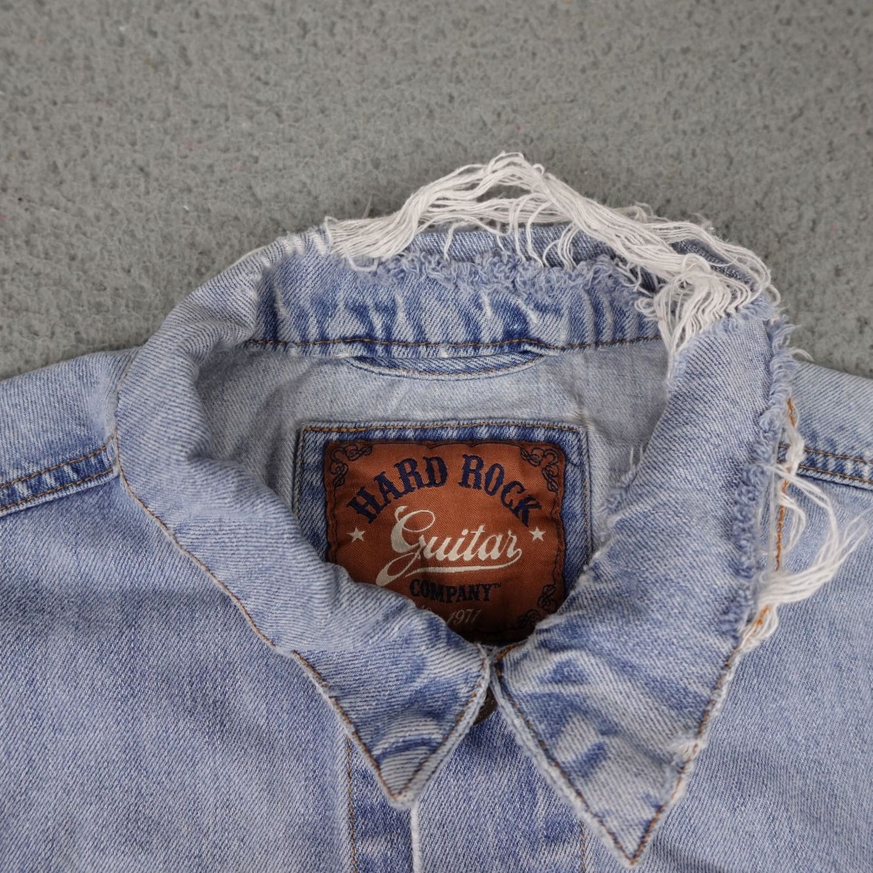 Hard Rock Cafe Hard Rock Hotel Mens Large Blue Denim Jacket Distressed Biloxi Patch Light Size US L / EU 52-54 / 3 - 5 Thumbnail