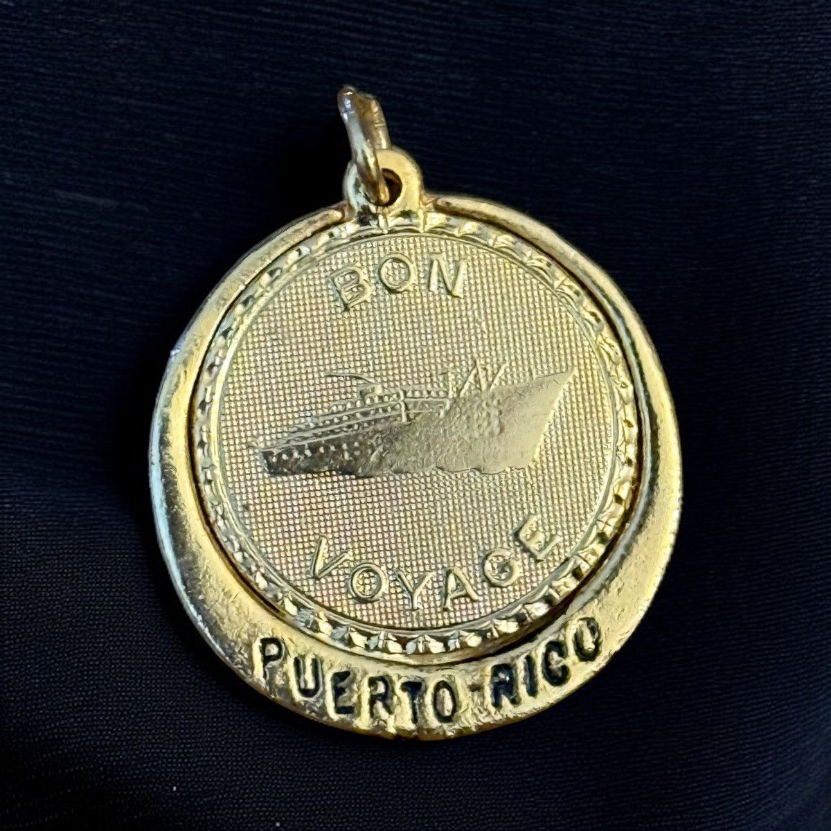 Vintage Vintage gold tone Bon Voyage Puerto Rico charm Size ONE SIZE - 1 Thumbnail