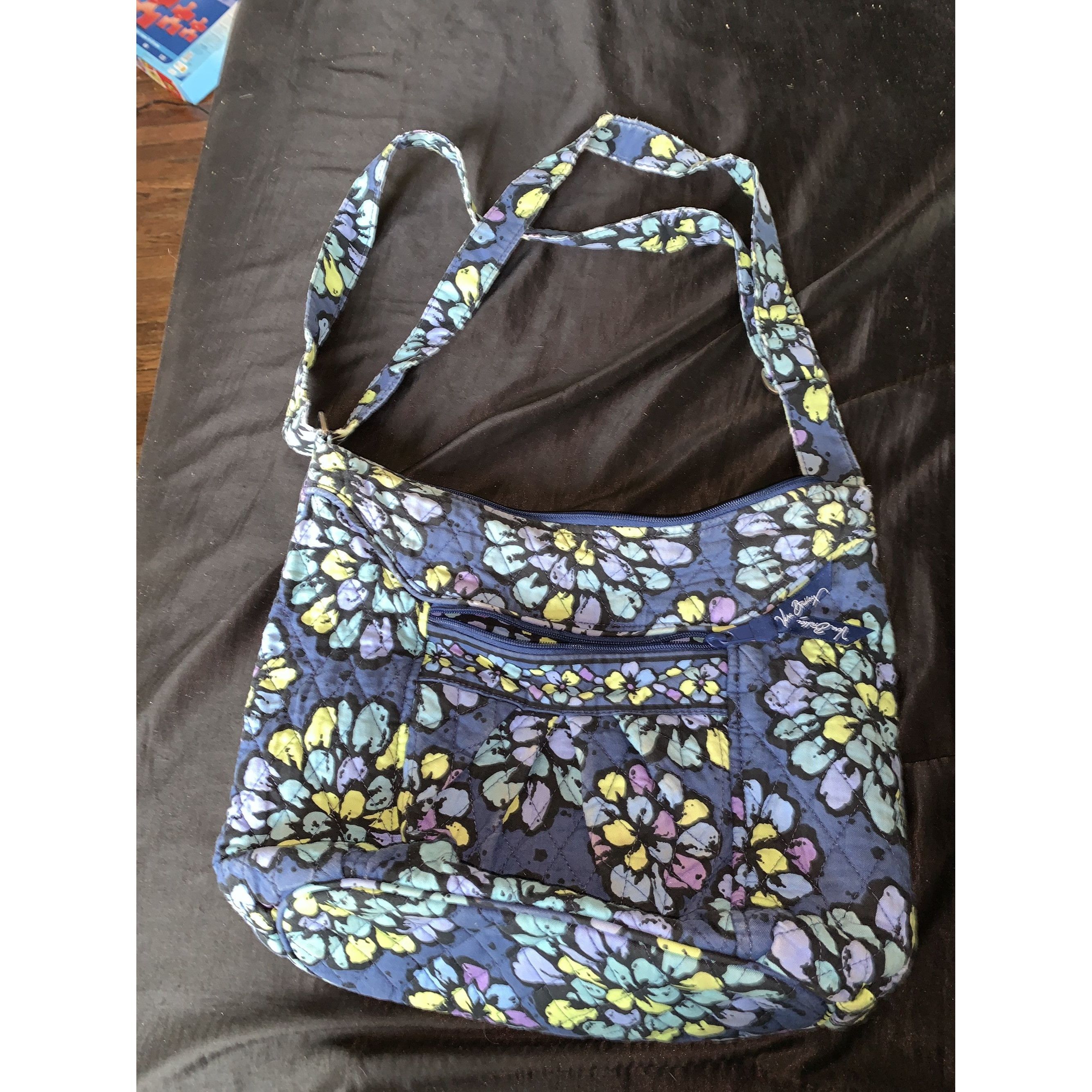 Vera Bradley Vera Bradley Hipster Cross body in retired indigo pop SEE PI Size ONE SIZE - 1 Thumbnail