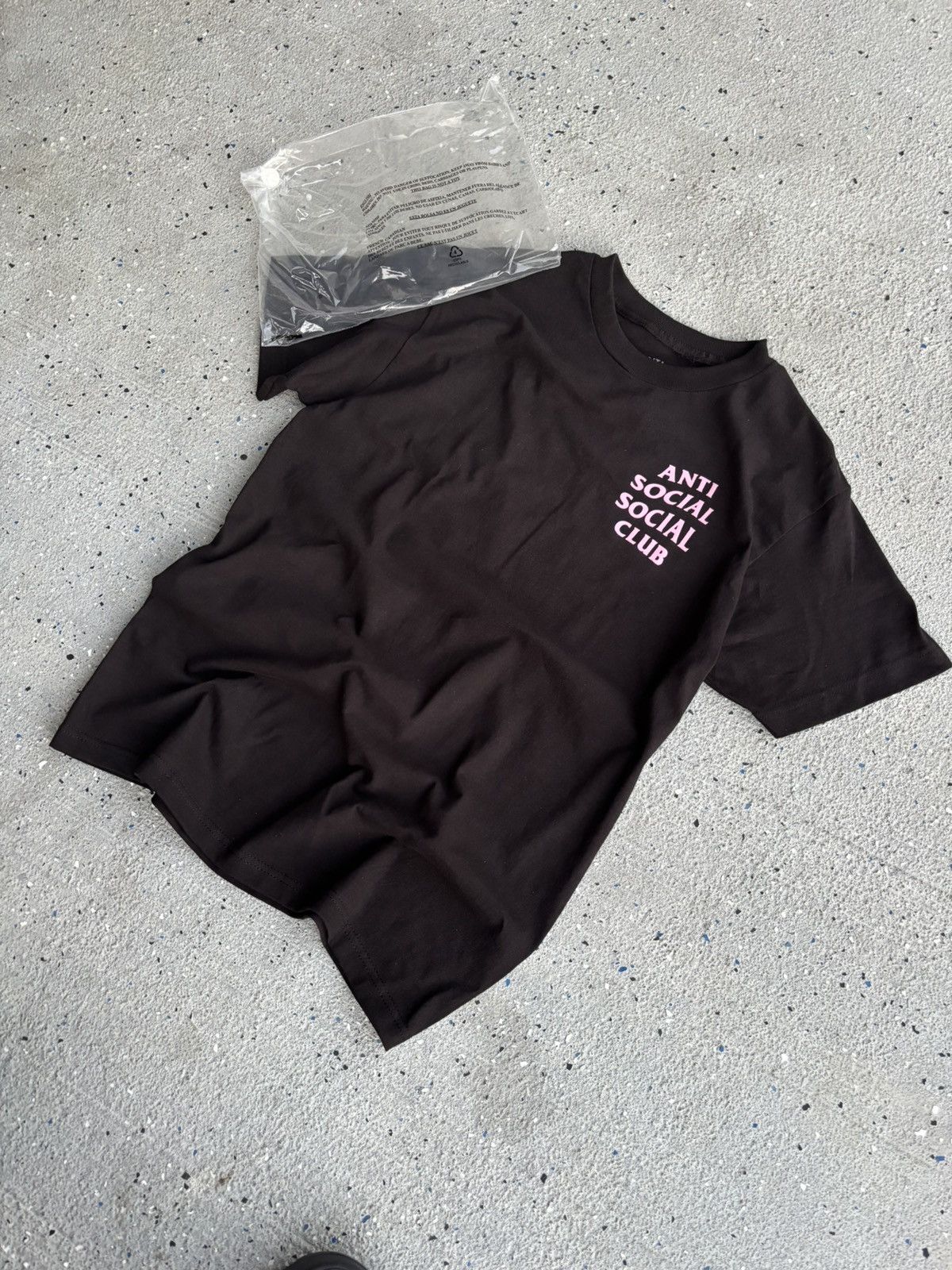 Anti Social Social Club Anti Social Social Club Pink Logo Tee - Brand New Size US M / EU 48-50 / 2 - 1 Thumbnail
