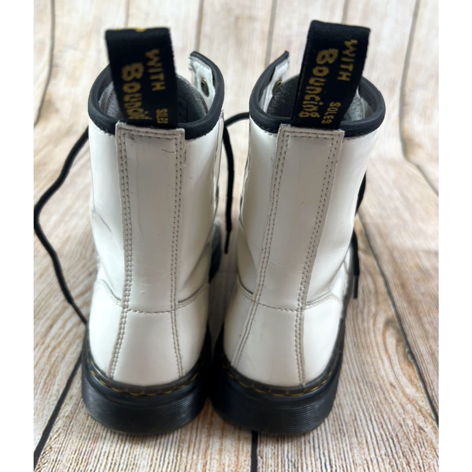 Dr. Martens VINTAGE Dr. Martens Zavala White Leather Combat Boots Air Wair Womens Boots Ankle High Leather Upper Cushioned Non-Slip Rubber Outsole Size US 7 / IT 37 - 6 Thumbnail