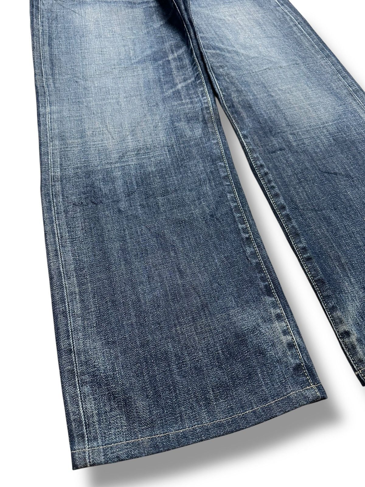 Uniqlo Uniqlo Relaxed Fit Straight Japan Jeans Faded Wash Size US 34 / EU 50 - 11 Thumbnail