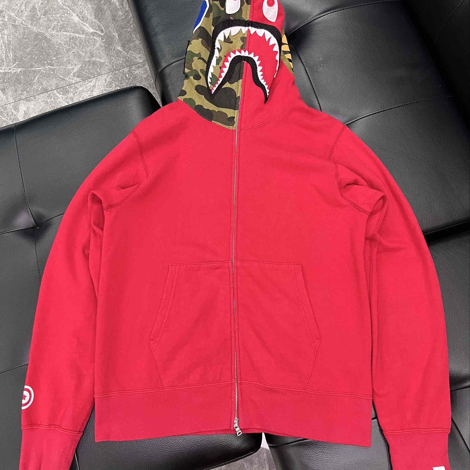 Bape A Bathing Ape Camo Shark Hoodie Size L Size US L / EU 52-54 / 3 - 1 Thumbnail