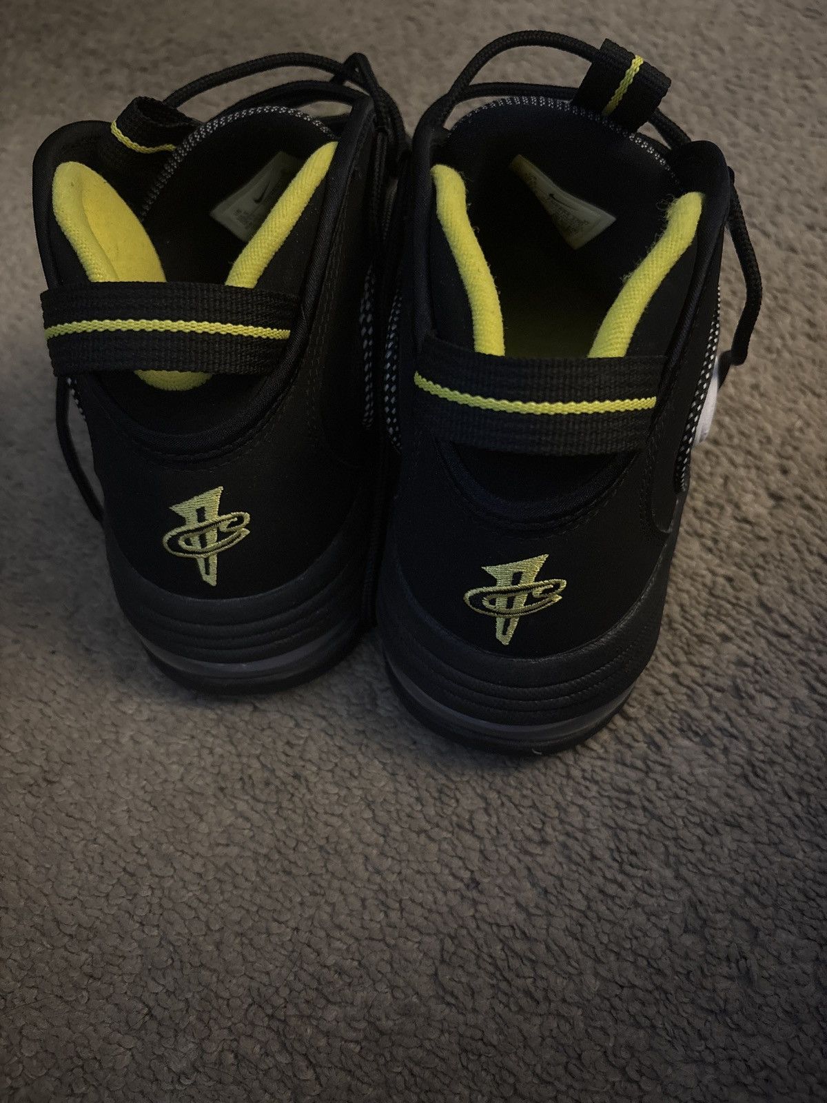 Nike Nike air max penny 1 black/yellow Size US 10.5 / EU 43-44 - 2 Thumbnail
