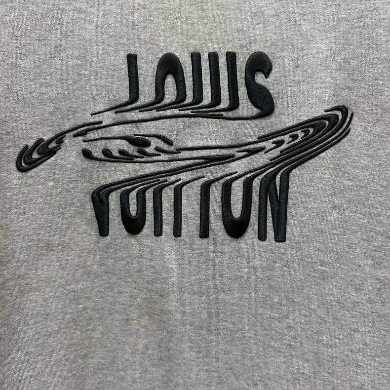 Louis Vuitton Louis Vuitton Twisted letter logo sweatshirt Size US M / EU 48-50 / 2 - 3 Thumbnail