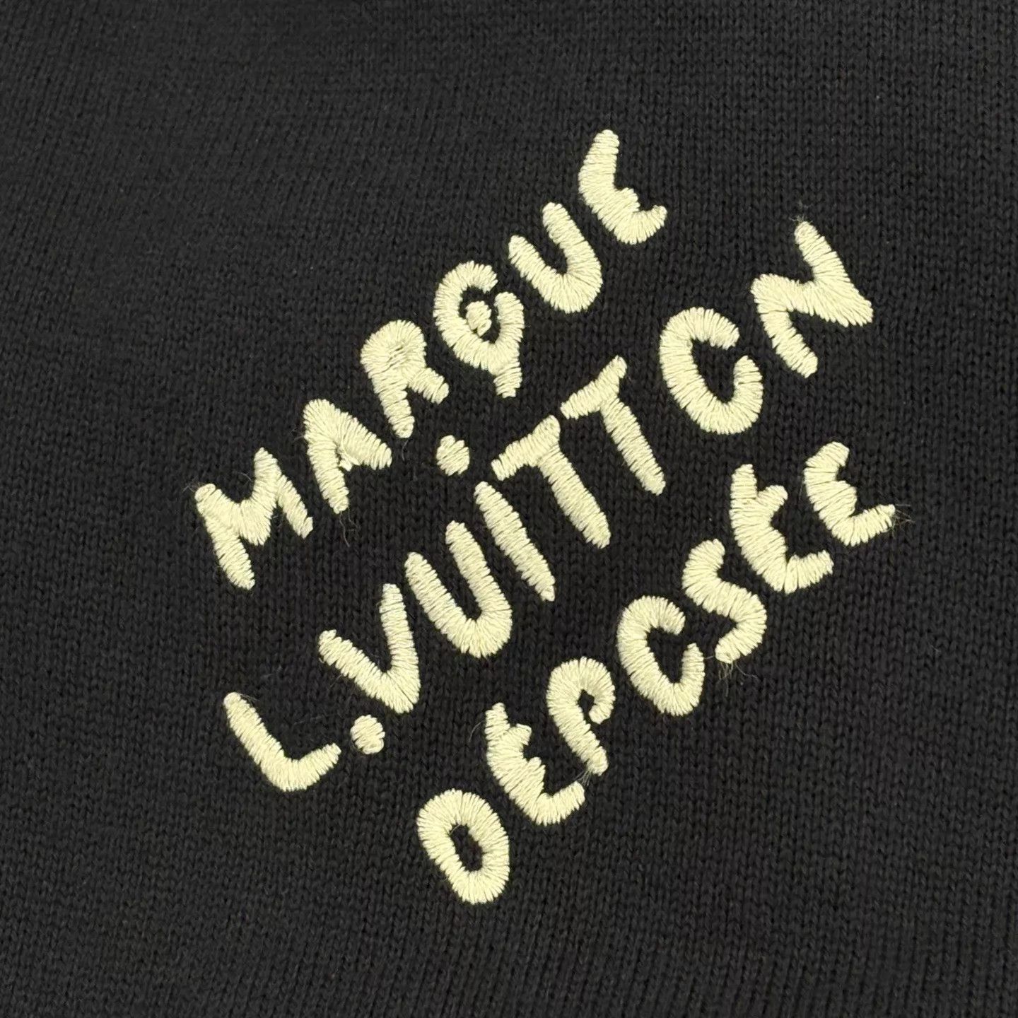 Louis Vuitton LV Logo Embroidery Pearl Button SS Polo Men's Navy Size US M / EU 48-50 / 2 - 7 Thumbnail