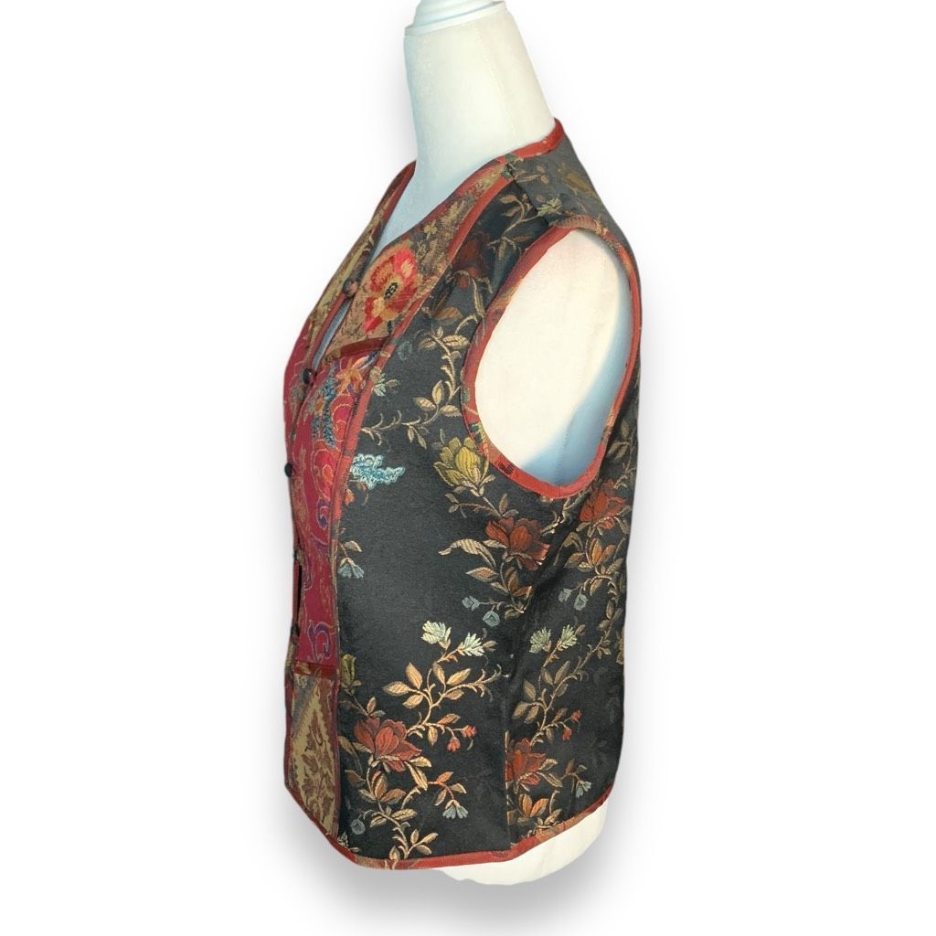 Coldwater Creek Vintage Coldwater Creek Vest Burgundy Floral Tapestry Patchw Size S / US 4 / IT 40 - 7 Thumbnail