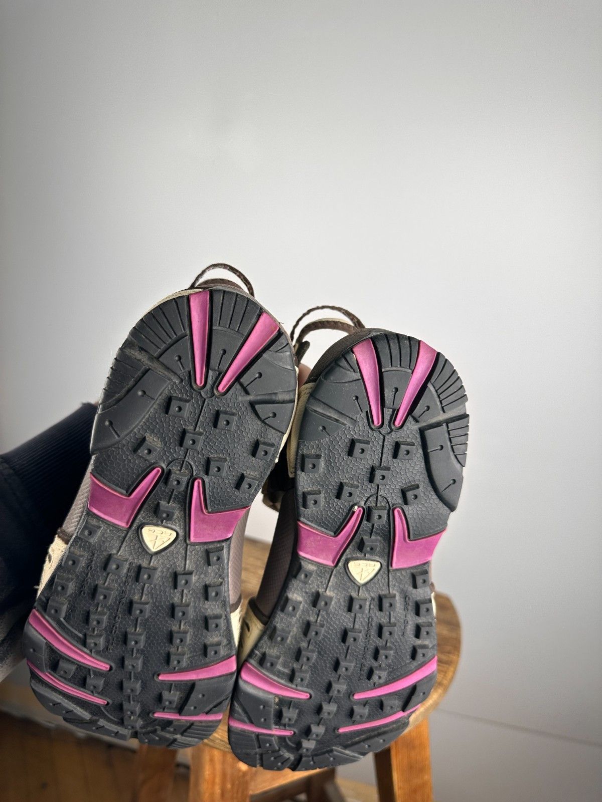 Nike ACG Nike ACG women’s sandals white pink size US9 UK8.5 EUR40.5 Size US 9 / IT 39 - 9 Thumbnail