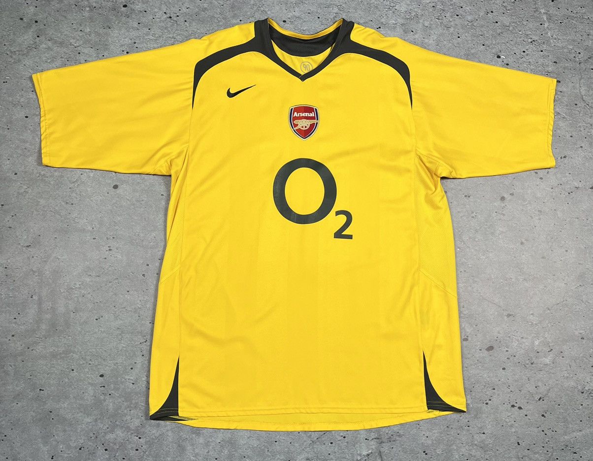 image of Arsenal Nike 2005-2006 Away Football Jersey in Yellow, Men's (Size XL)