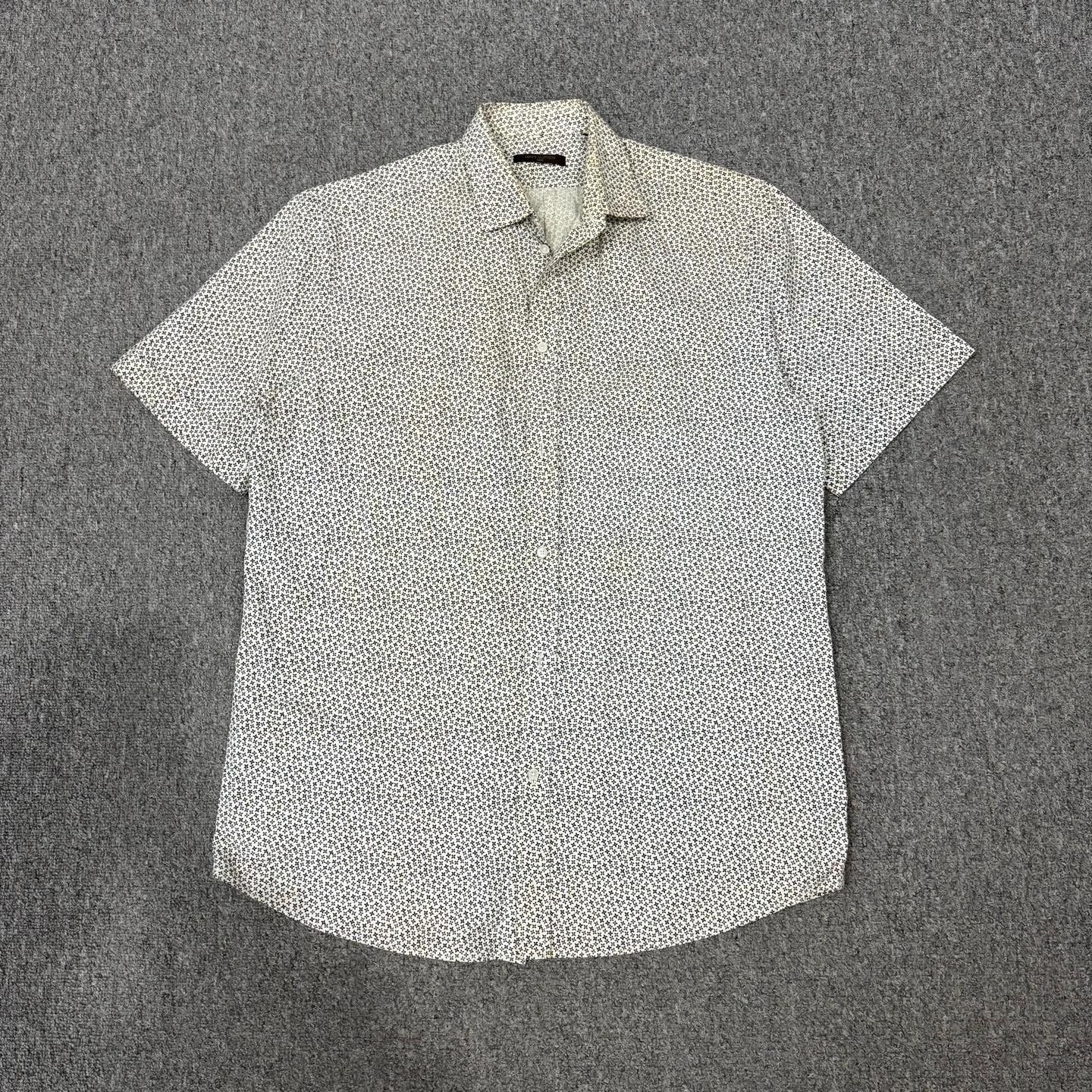 Louis Vuitton Louis Vuitton LV Monogram Short-Sleeve Shirt Size US XL / EU 56 / 4 - 1 Thumbnail