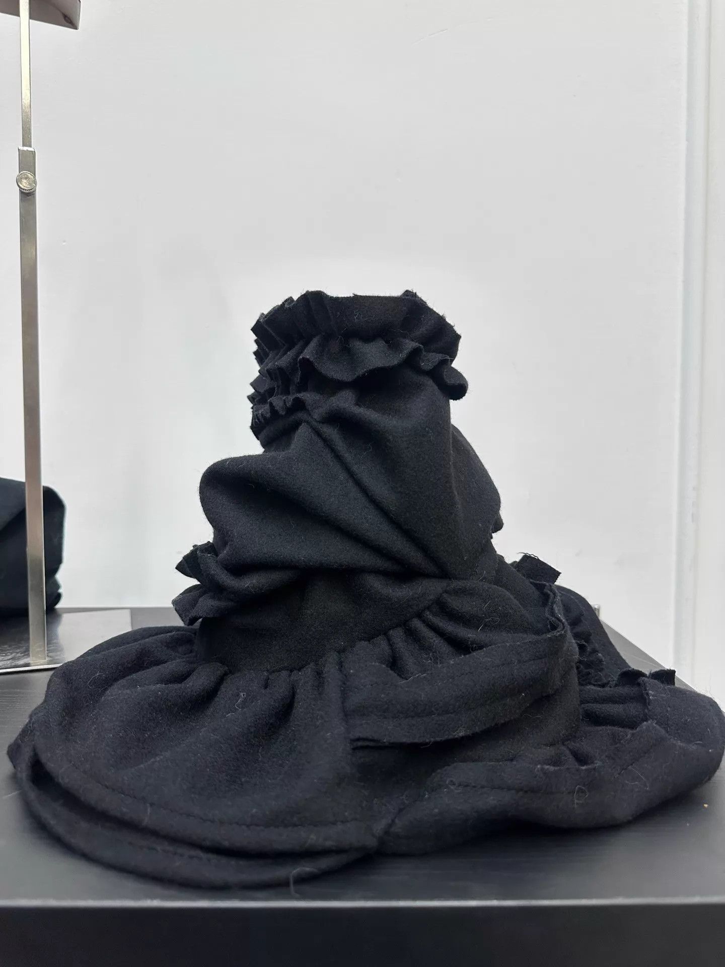 Comme des Garcons Comme des Garcons 2008 Twisted Ruffle Witch Hat Size ONE SIZE - 2 Thumbnail