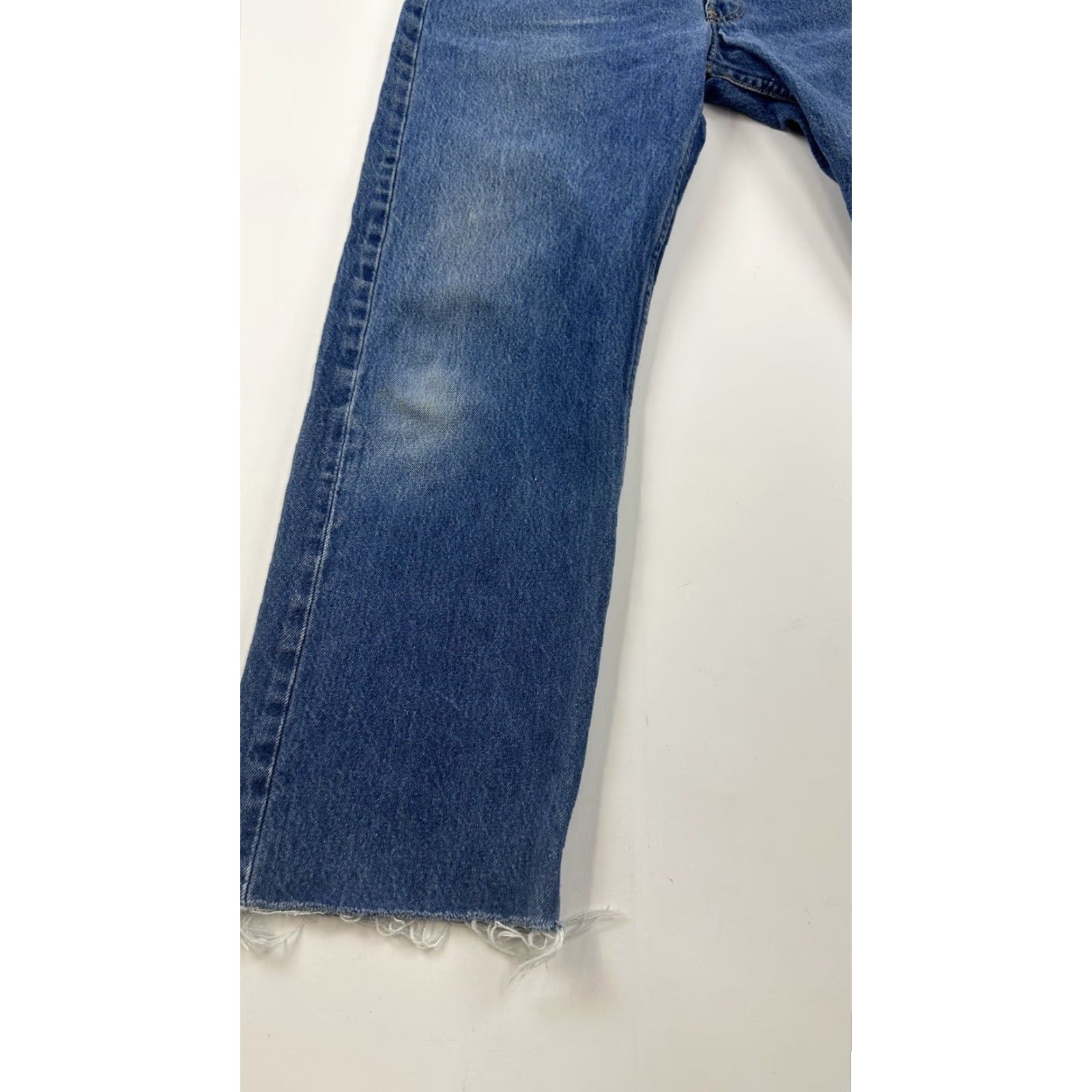 Levi's VINTAGE Levi’s 501 Jeans Mens 34 x 26 Blue Distressed Cropped Cut Off USA Bohemian City Festival Grunge Hipster Straight Size US 34 / EU 50 - 4 Thumbnail