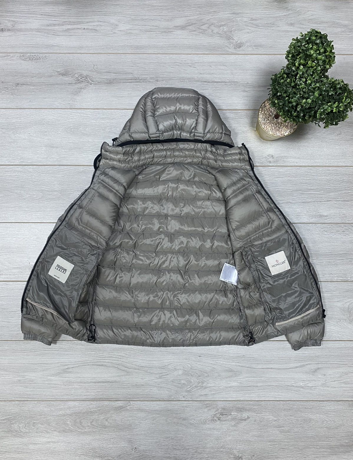 Moncler Moncler jacket Valence puffer size 2 Size US M / EU 48-50 / 2 - 14 Thumbnail