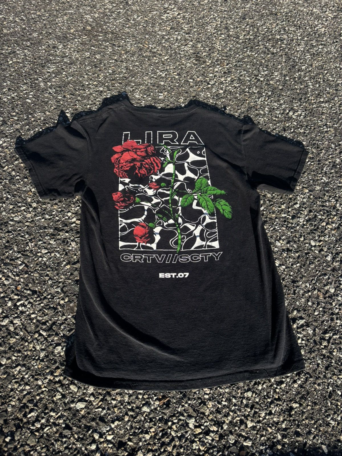 Other LIRA rose graphic tee Size US S / EU 44-46 / 1 - 1 Thumbnail