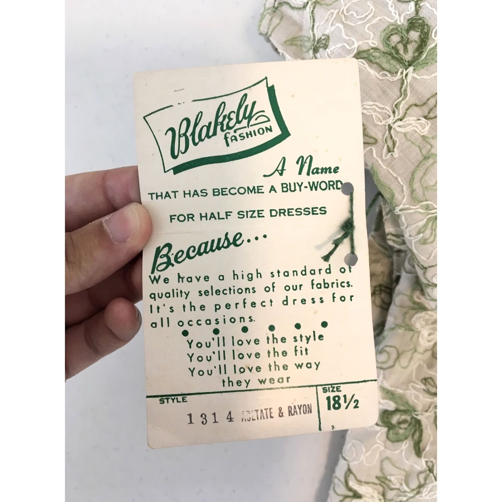 Vintage VINTAGE Blakely Fashions Dress S/M Floral Embroidered Bow Ivory Day Dress Wiggle/Pencil 60s 50s Green Cotton Blend Mod/GoGo Mens Womens Size S / US 4 / IT 40 - 7 Thumbnail