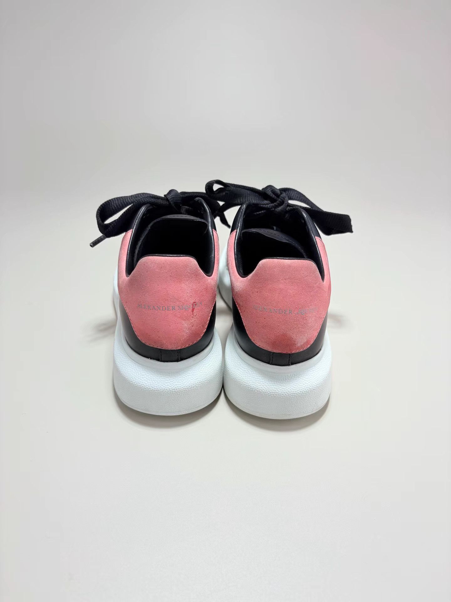 Alexander McQueen ALEXANDER MCQUEEN Pink Suede Heel Tab White Sneakers K1 Size US 7 / IT 37 - 3 Thumbnail