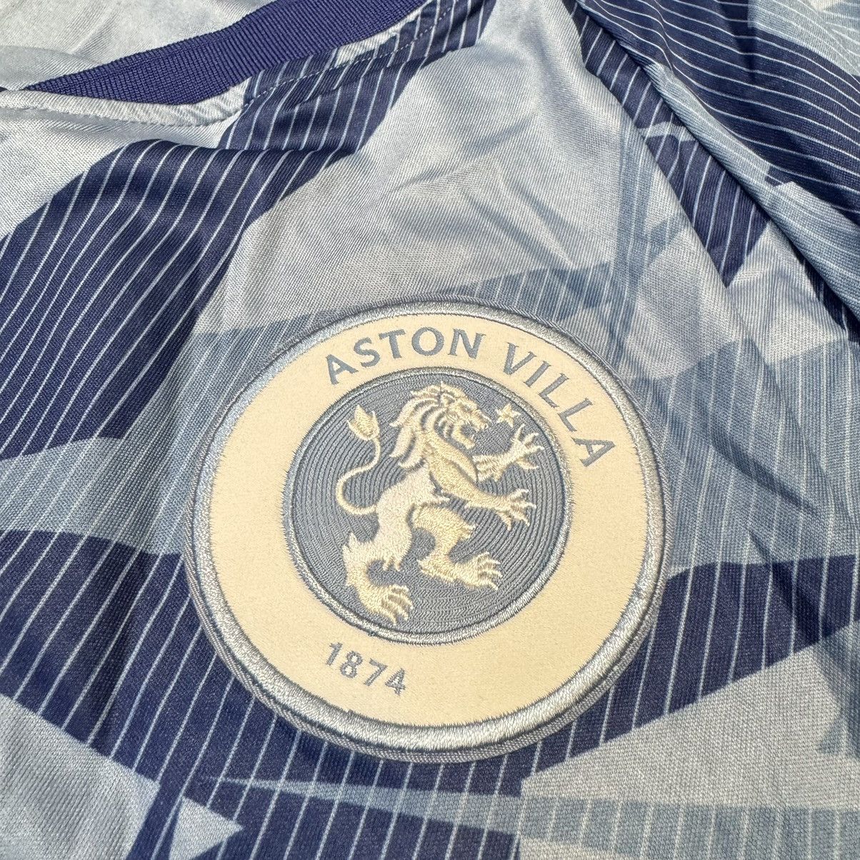 Castore Aston villa 23/24 third away shirt Size US XXL / EU 58 / 5 - 5 Thumbnail