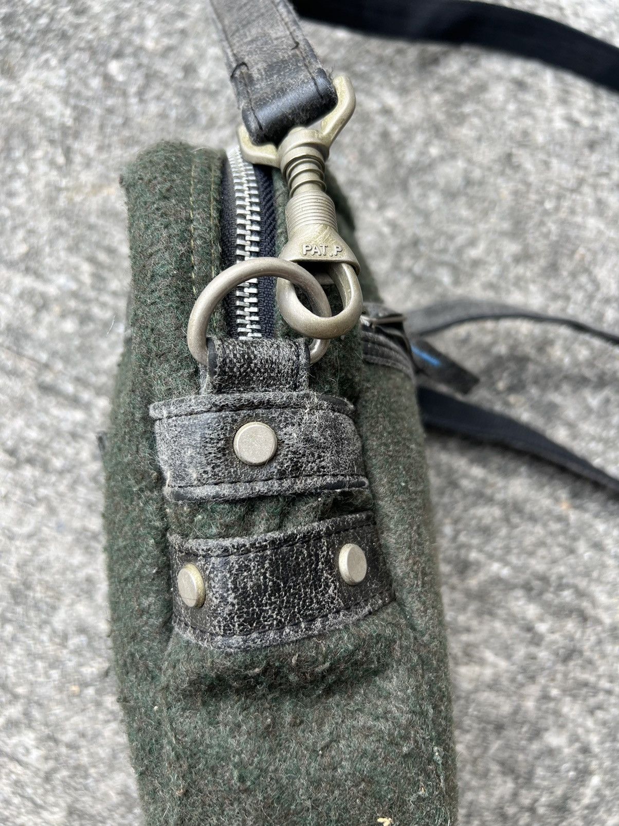 Lui's Vintage Luis Japan Distressed Hybrid Wool Leather Sling Bag Size ONE SIZE - 17 Thumbnail