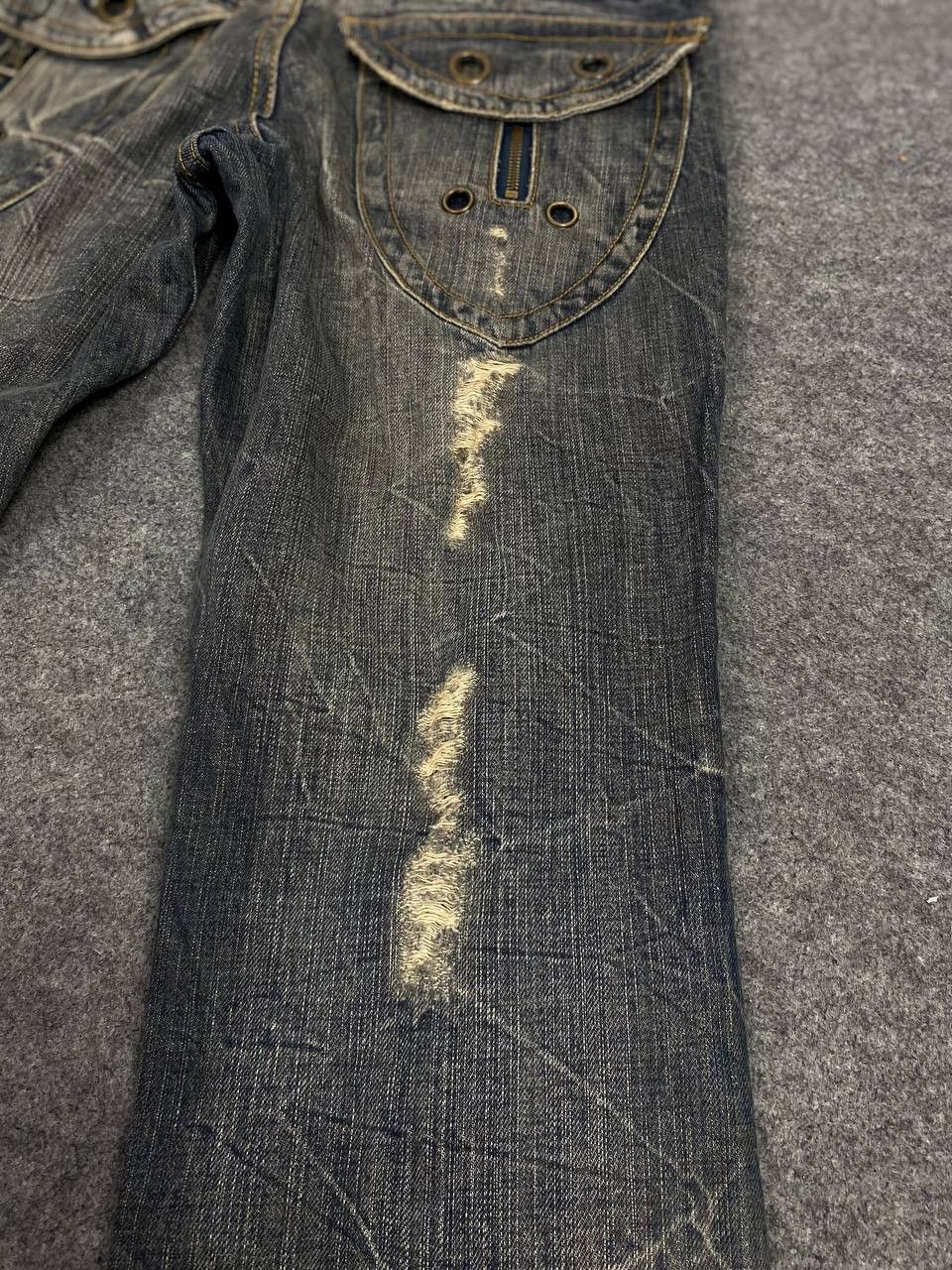 semanticdesign semantic design bondage style distressed denim Size US 33 - 5 Thumbnail