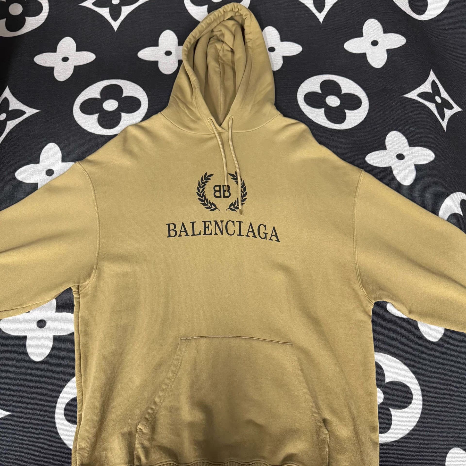 Balenciaga Balenciaga Khaki Hoodie with Wheat Ear Print Q10 Size US XL / EU 56 / 4 - 1 Thumbnail