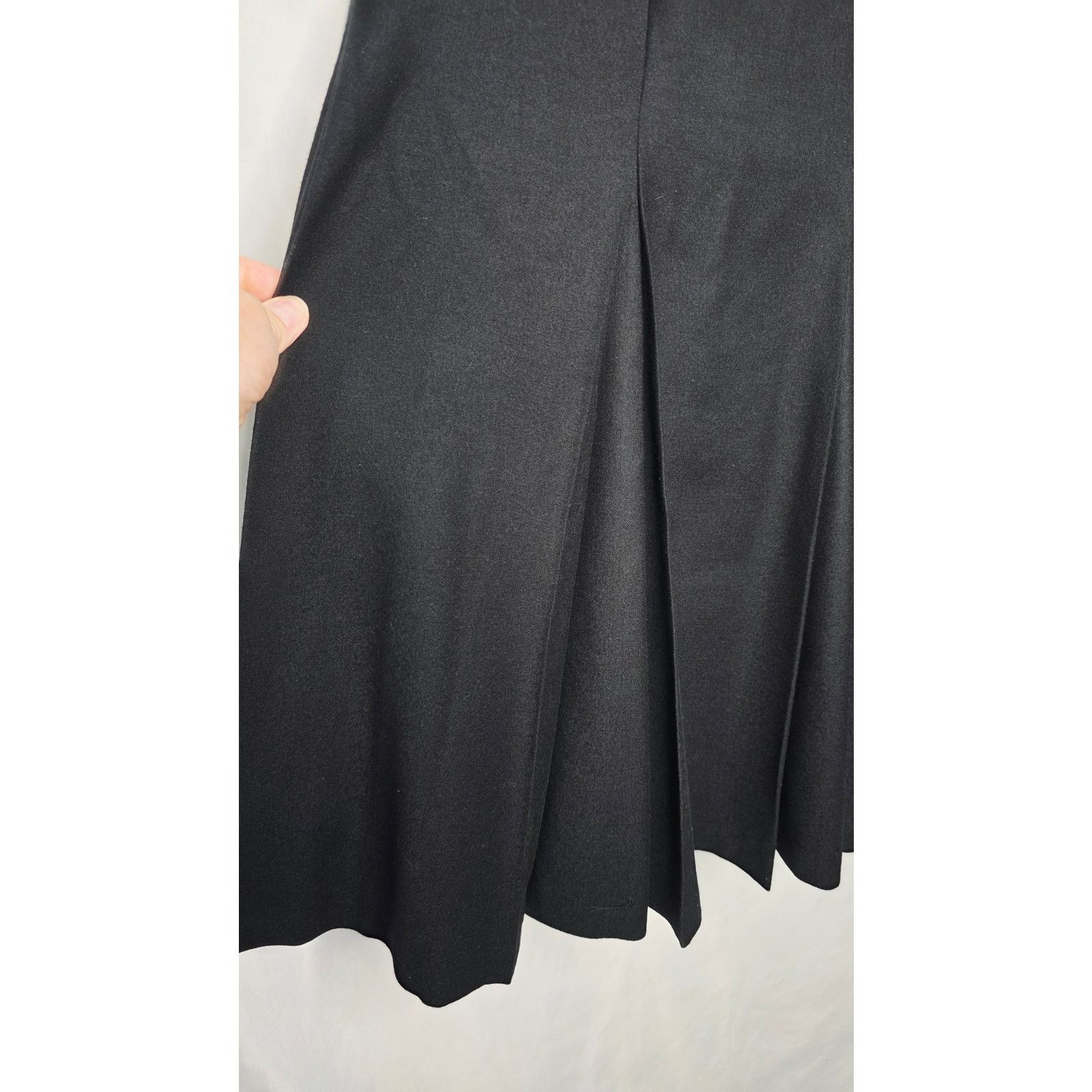 Talbots Vintage Talbots Petites Black Pleated Skirt Lined Wool Blend Size 34" / US 12 / IT 48 - 2 Thumbnail