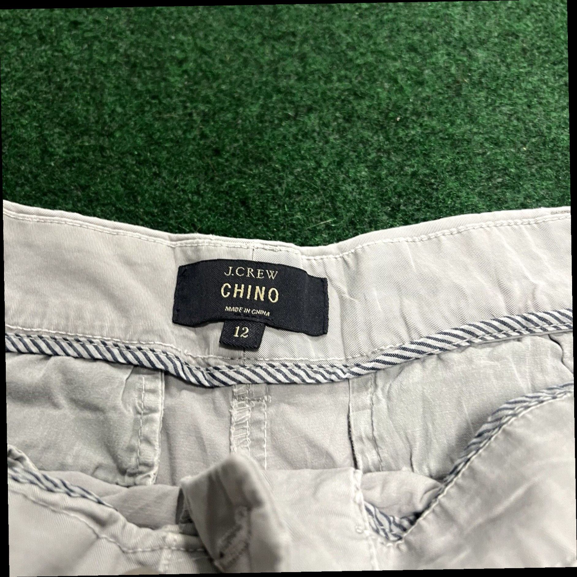 J.Crew J. Crew Chino Shorts Women's Size 12 Gray Size 34" / US 12 / IT 48 - 4 Thumbnail
