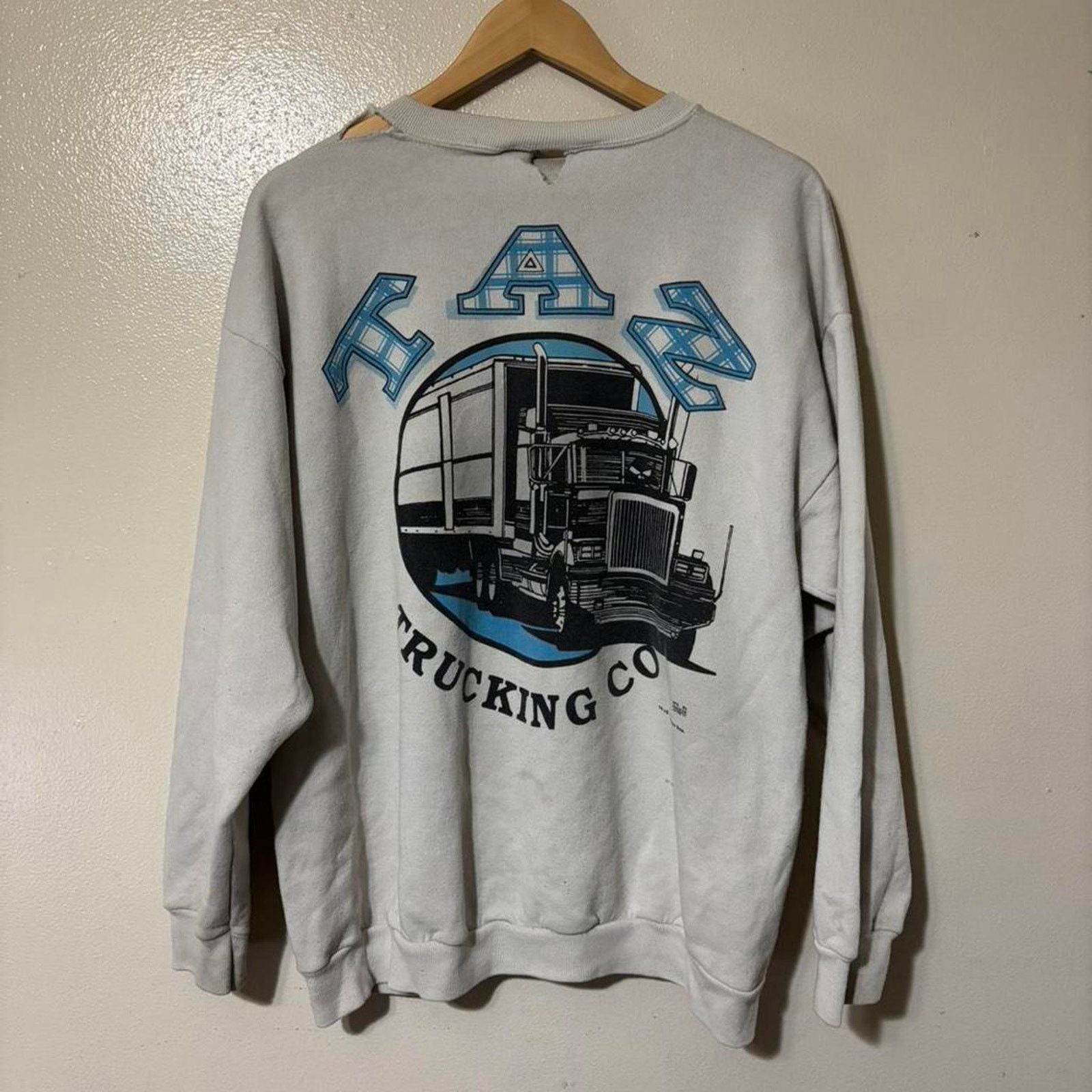 Tultex Vintage 1996 Taz Looney Tunes Trucker AOP Graphic Crewneck Size US XL / EU 56 / 4 - 4 Thumbnail