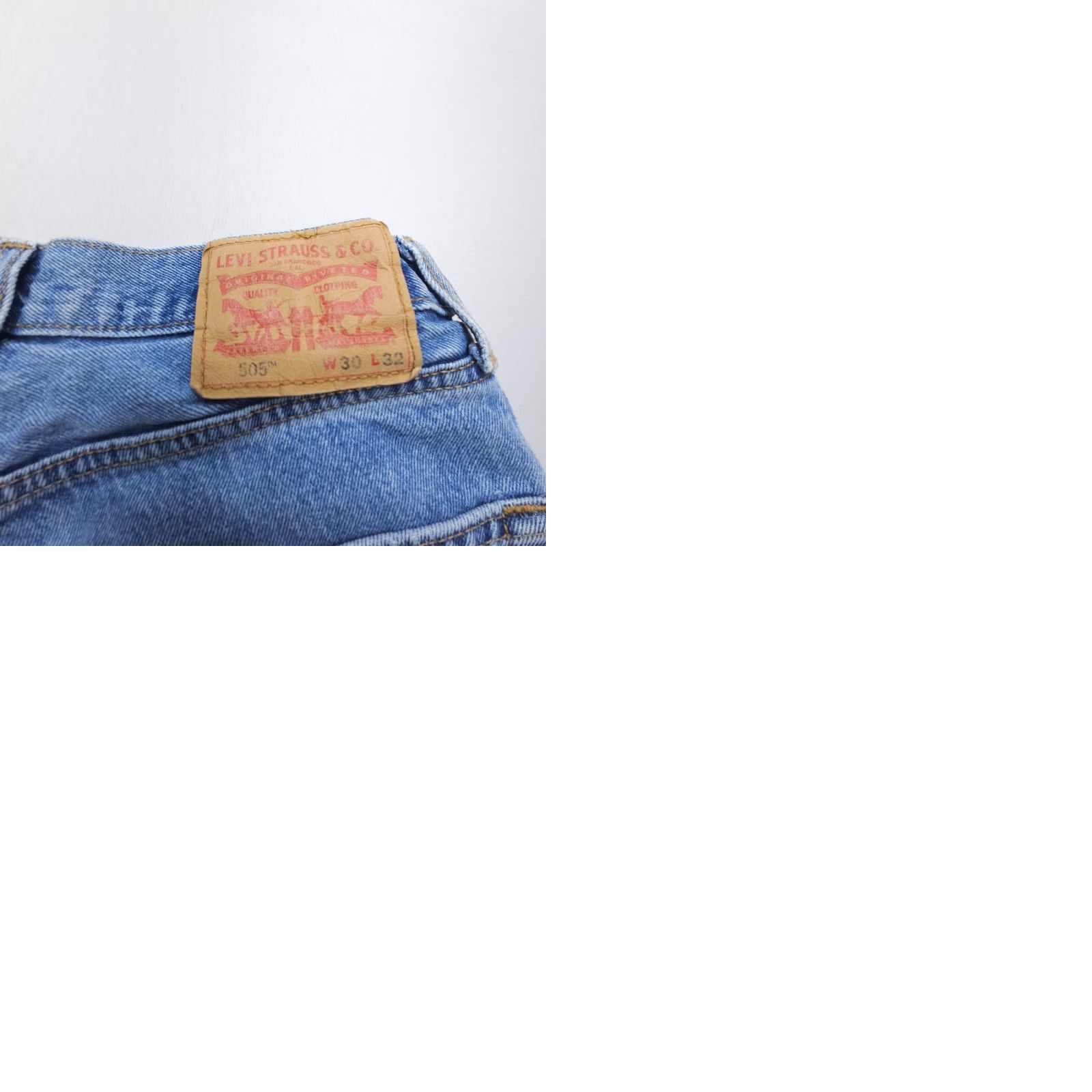 Levi's Levi's 505 Jeans Regular Fit Straight Leg Mens 30 x 30 Denim Blue Cotton 5-Pocket Logo Vintage No (30") 30" Inseam Size US 30 / EU 46 - 9 Thumbnail