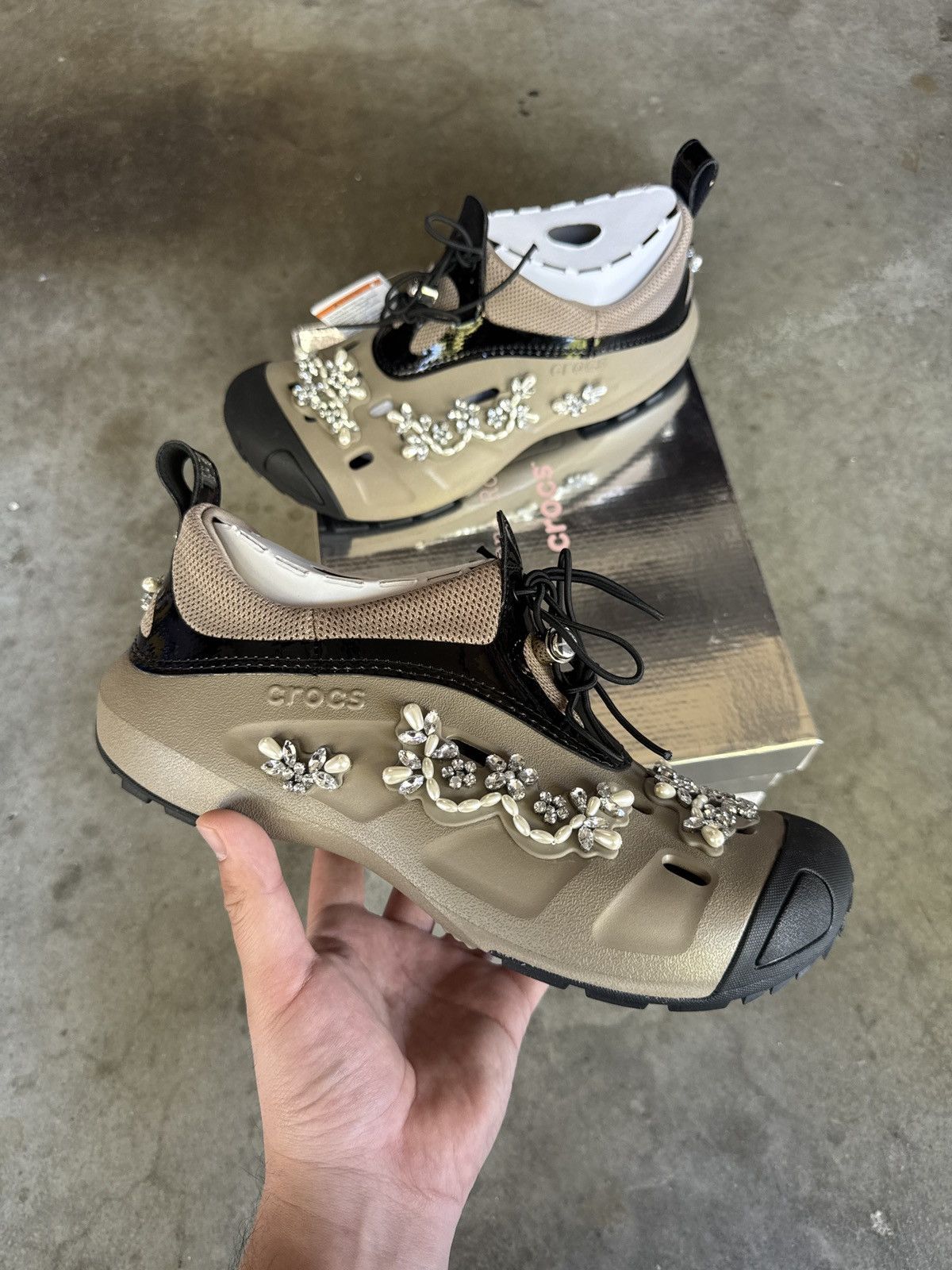 Crocs × Simone Rocha DS Simone Rocha Crocs Quick Trail Khaki Men's Size 12 Size US 12 / EU 45 - 1 Thumbnail