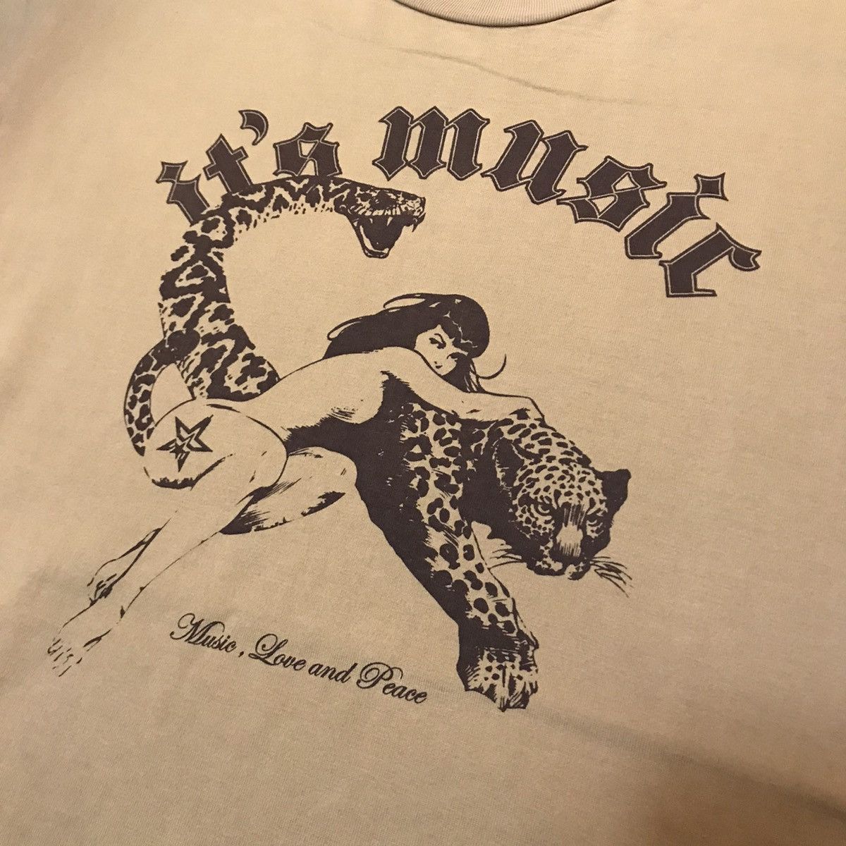 Japanese Brand × Vintage VINTAGE JAPANESE BRAND LOWRIDER IT’s MUSIC RARE TEE Size US L / EU 52-54 / 3 - 7 Thumbnail