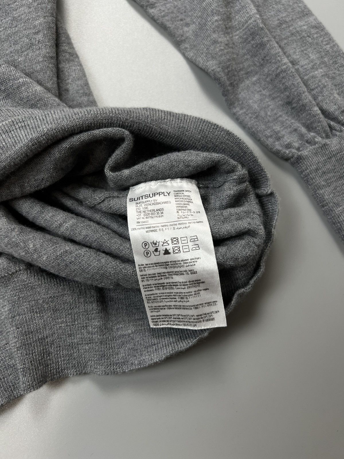 Suitsupply Suitsupply Merino Wool V Neck Sweater (Y0520) Size US L / EU 52-54 / 3 - 7 Thumbnail