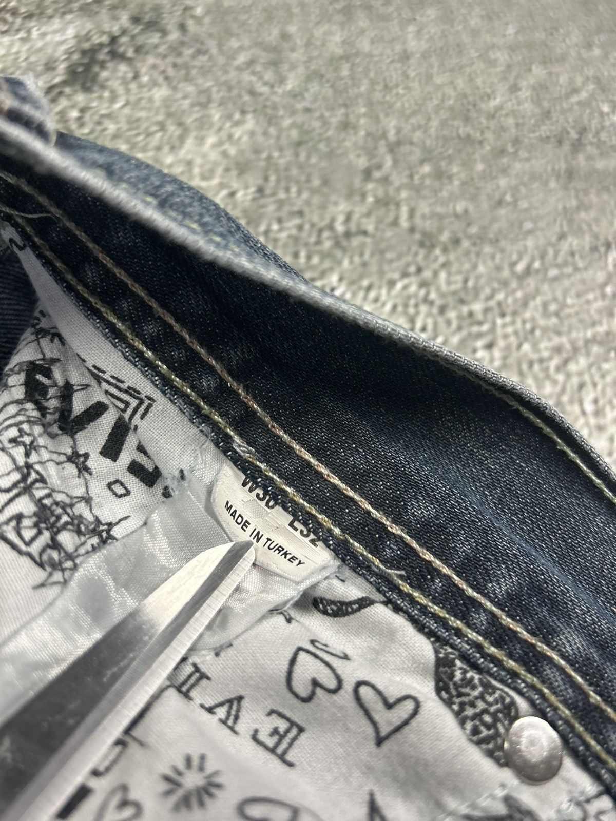 Evisu Evisu x Puma vintage navy jeans mint seagulls Size US 34 / EU 50 - 8 Thumbnail