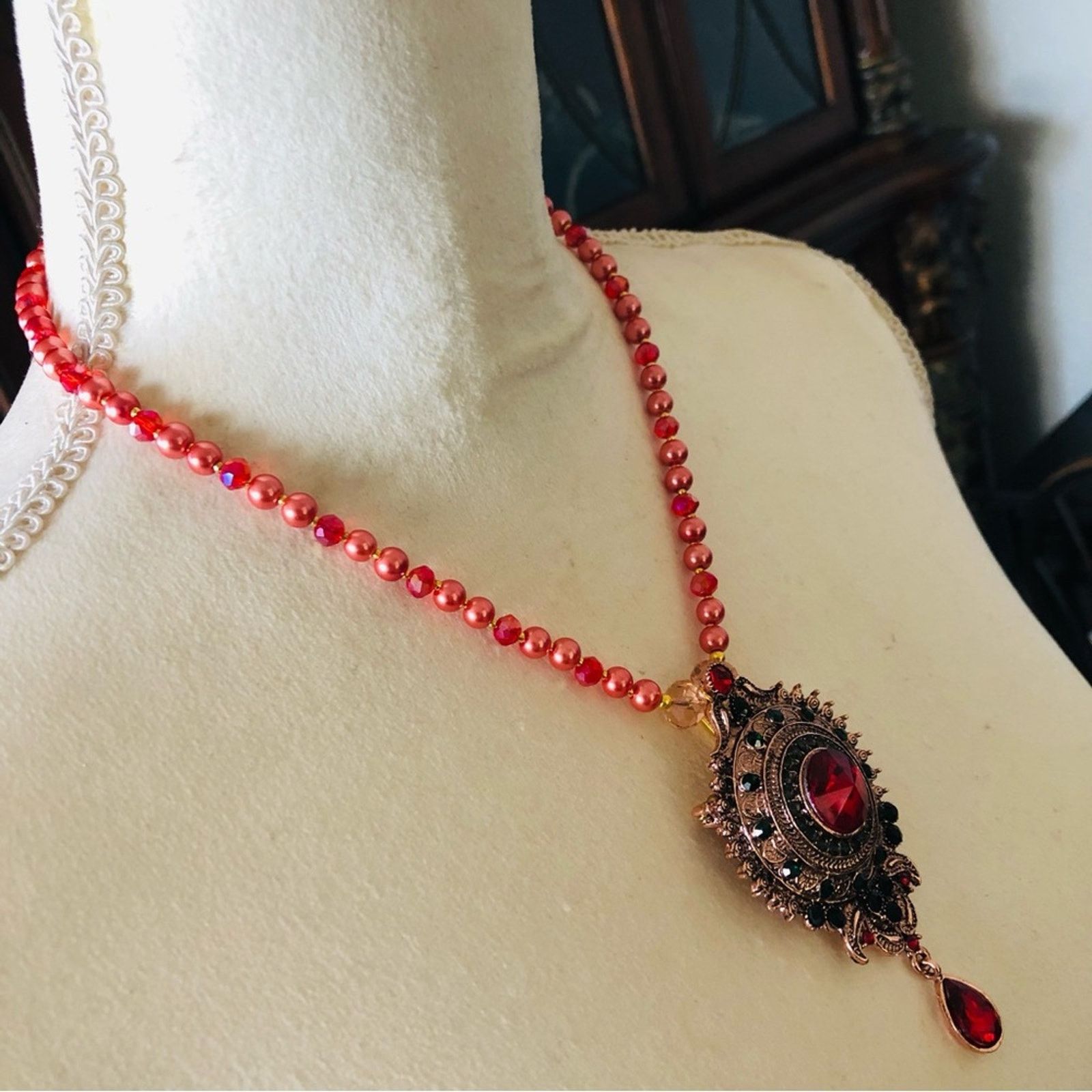 Handmade Handcrafted repurpose rivoli rose gold Pearl necklace Size ONE SIZE - 3 Thumbnail