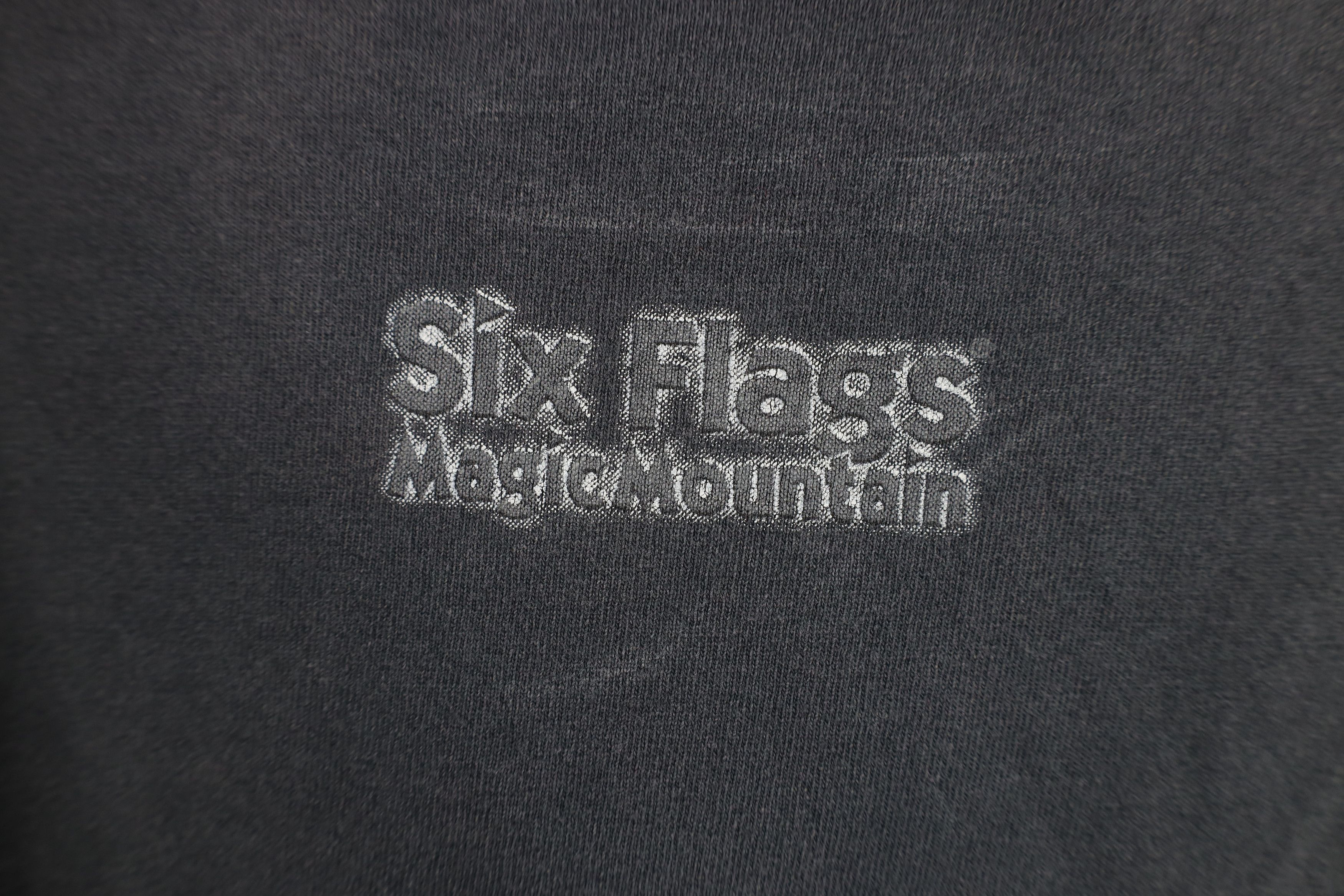 Vintage Vintage 90s Spell Out Six Flags Batman The Ride T-Shirt USA Size US L / EU 52-54 / 3 - 12 Thumbnail
