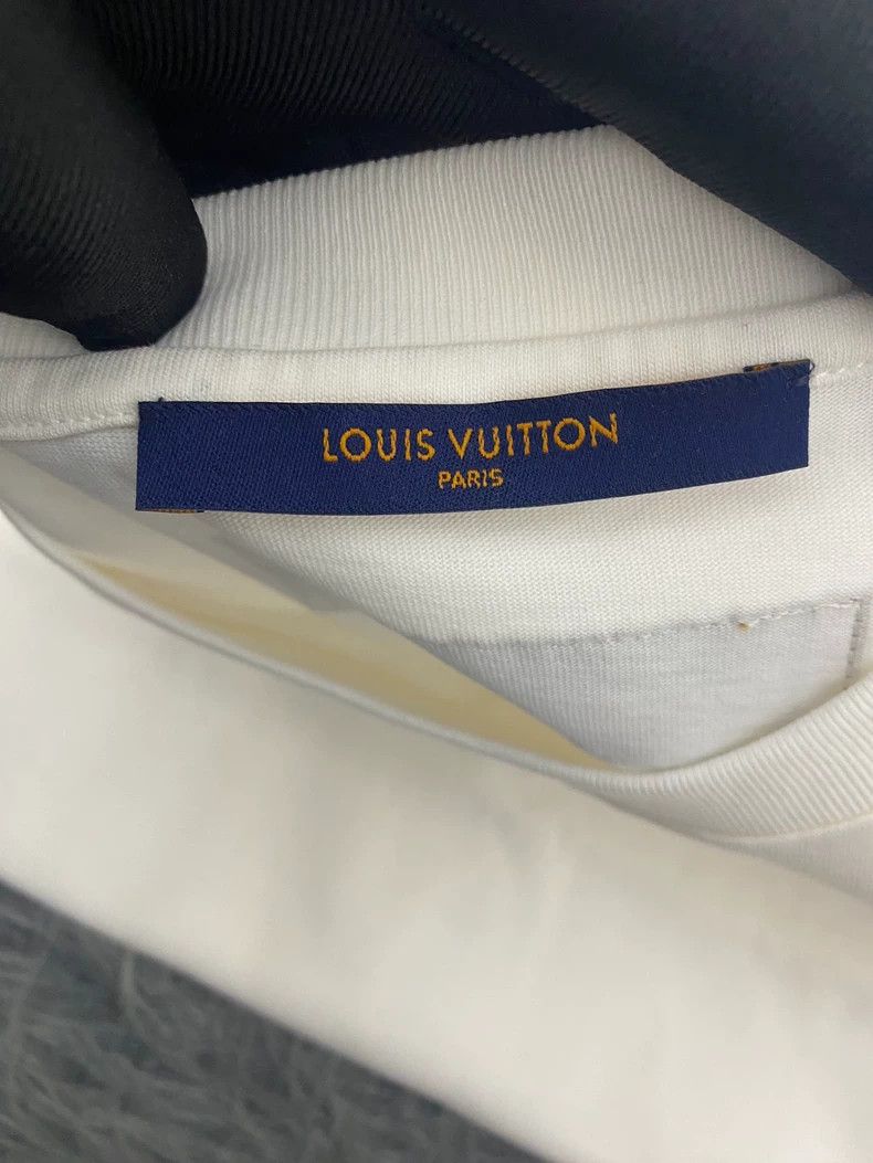 Louis Vuitton Louis Vuitton Solid Logo Crew Neck Casual Short Sleeve Size US XL / EU 56 / 4 - 5 Thumbnail
