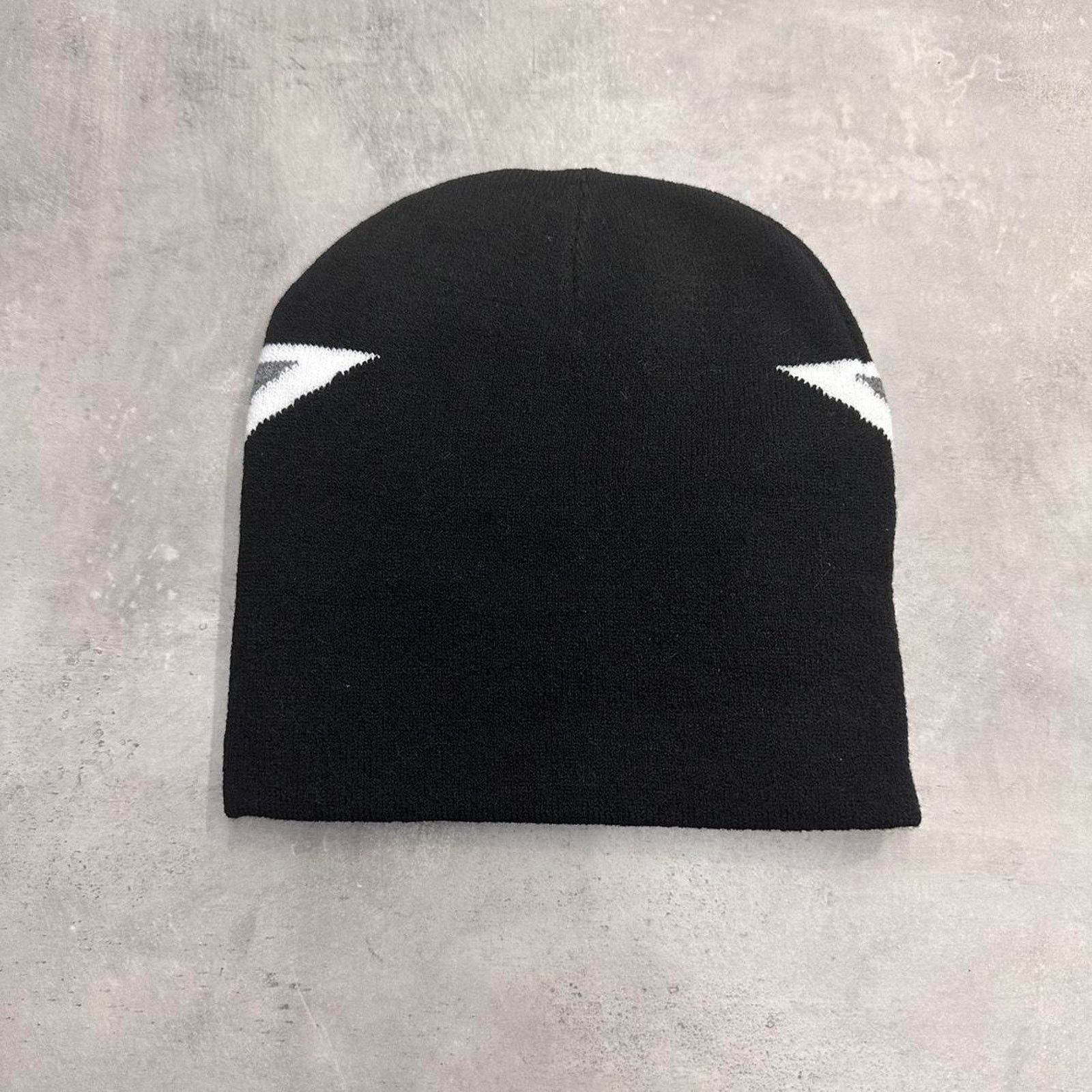 Vintage Black White and Gray Star Acrylic Graphic Beanie Hat Size ONE SIZE - 8 Thumbnail