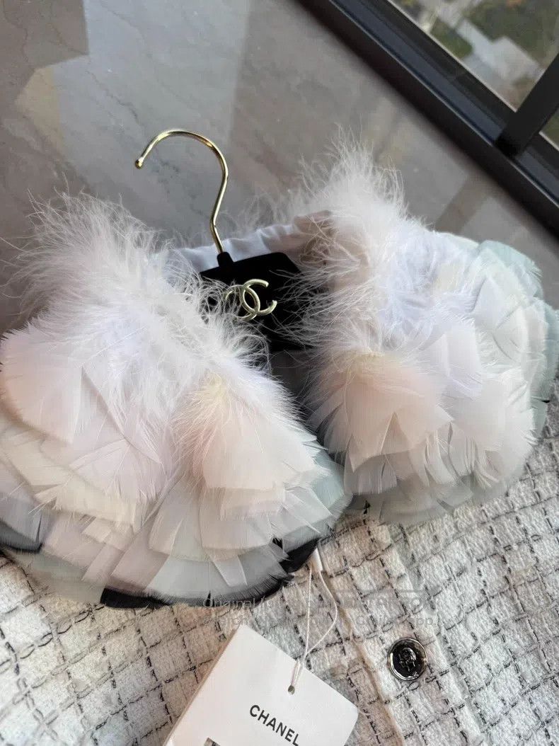 Chanel Chanel Feather collar jacket Size XS / US 0-2 / IT 36-38 - 4 Thumbnail