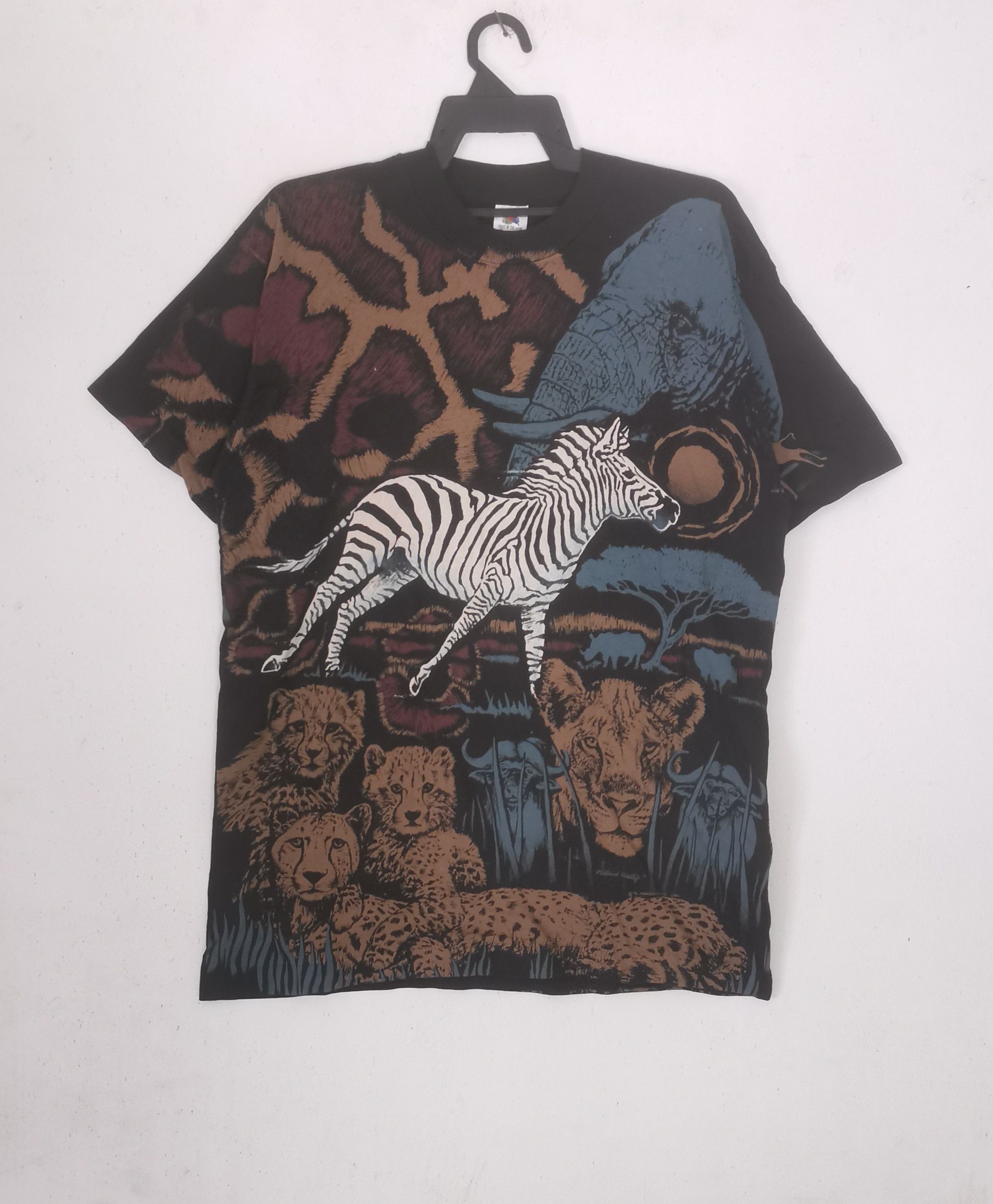 Vintage Rare Vintage Wildlife fullprint t-shirt nice design Size US L / EU 52-54 / 3 - 1 Thumbnail