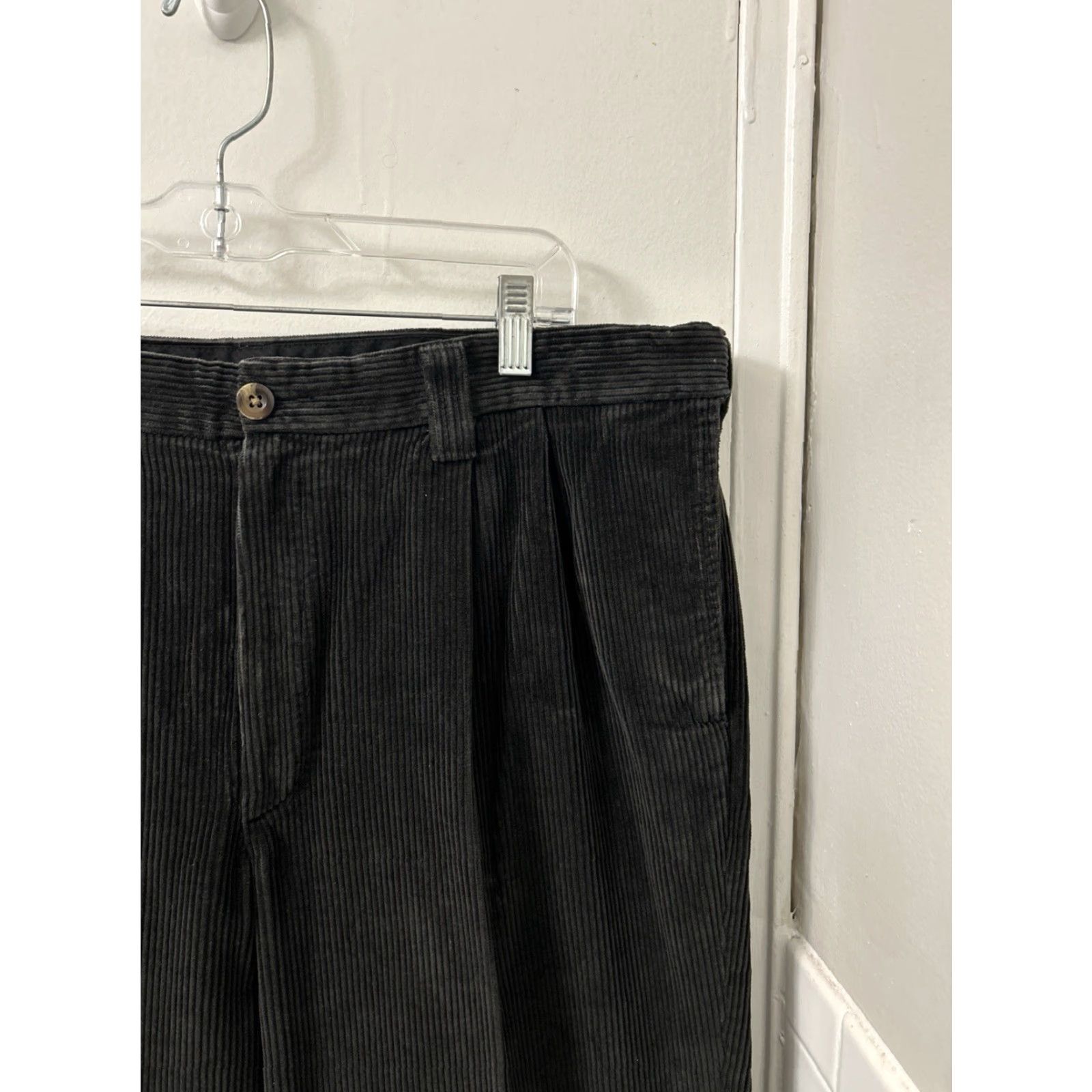 Vintage LL Bean Corduroy Pants Mens 38x29 Black Comfort Waist Zipper Button Pleated Straight Leg Regular Size US 38 / EU 54 - 4 Thumbnail
