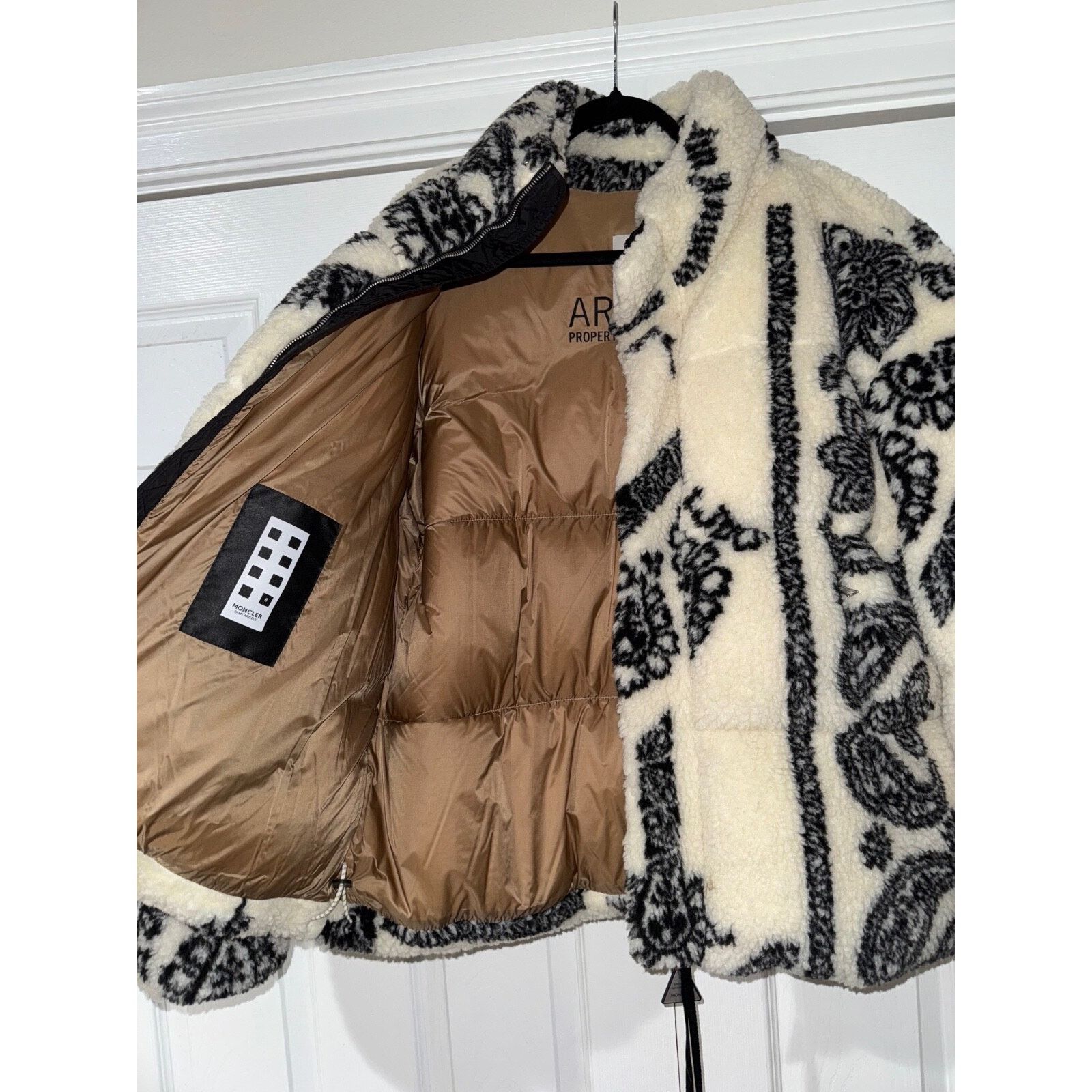 Moncler Moncler x Palm Angels Baden Paisley White Black Men's TG 4 Size US L / EU 52-54 / 3 - 10 Thumbnail