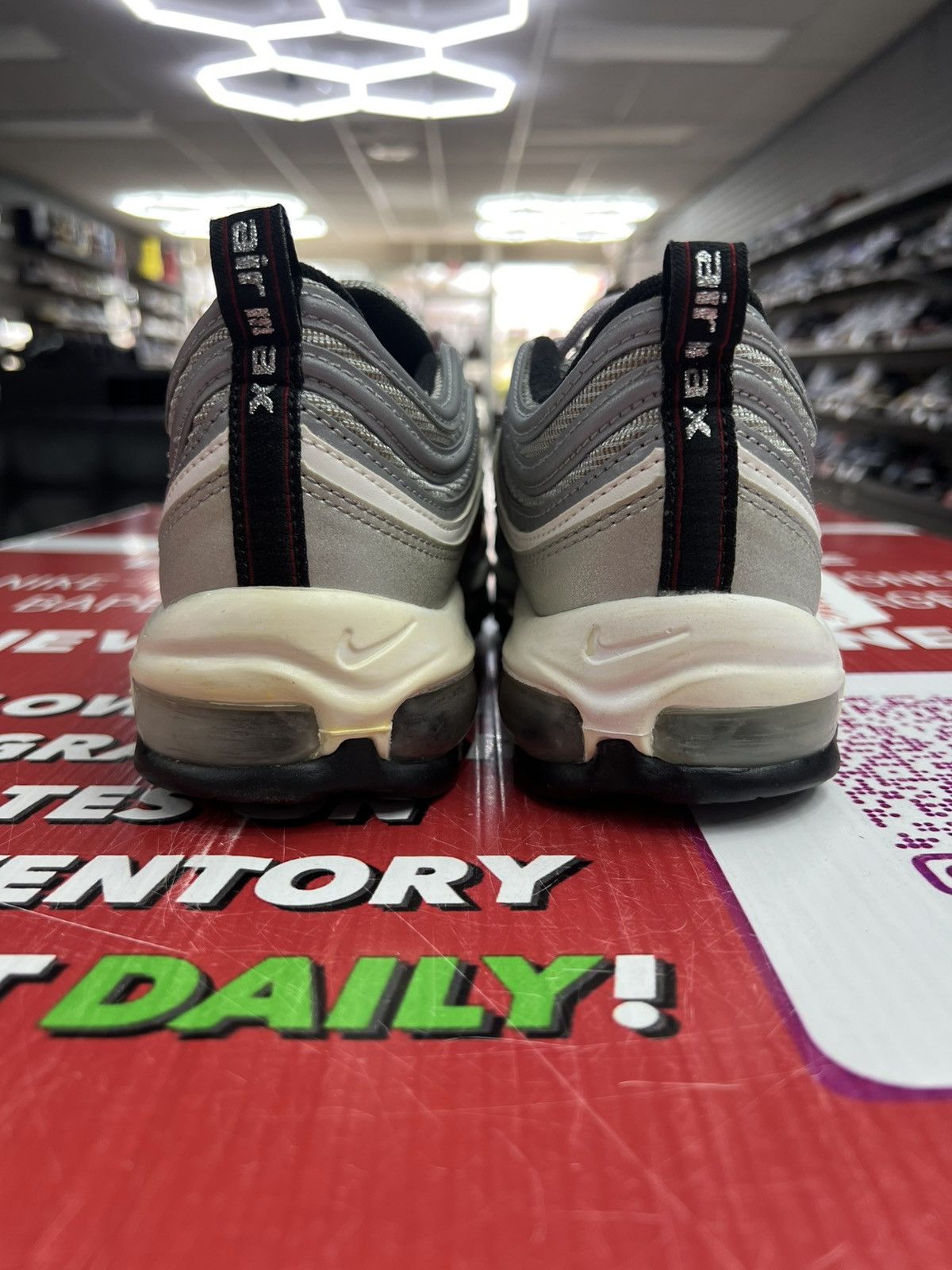 Nike Nike Air Max 97 Silver Bullet 2018 Size 8.5 Size US 8.5 / EU 41-42 - 5 Thumbnail